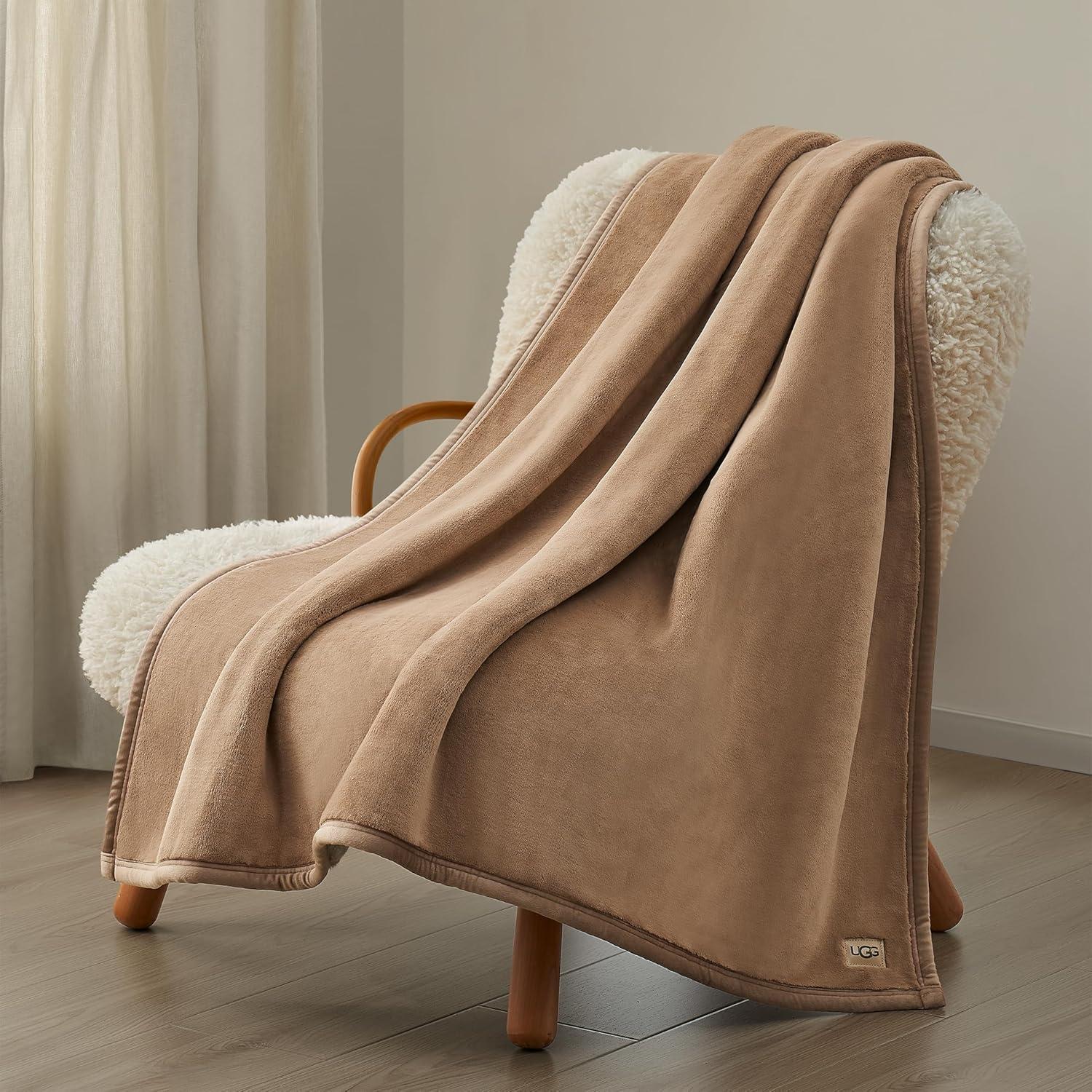 Manta UGG Salt Creek 127x178 cm Pelaje Sintético Sandalwood