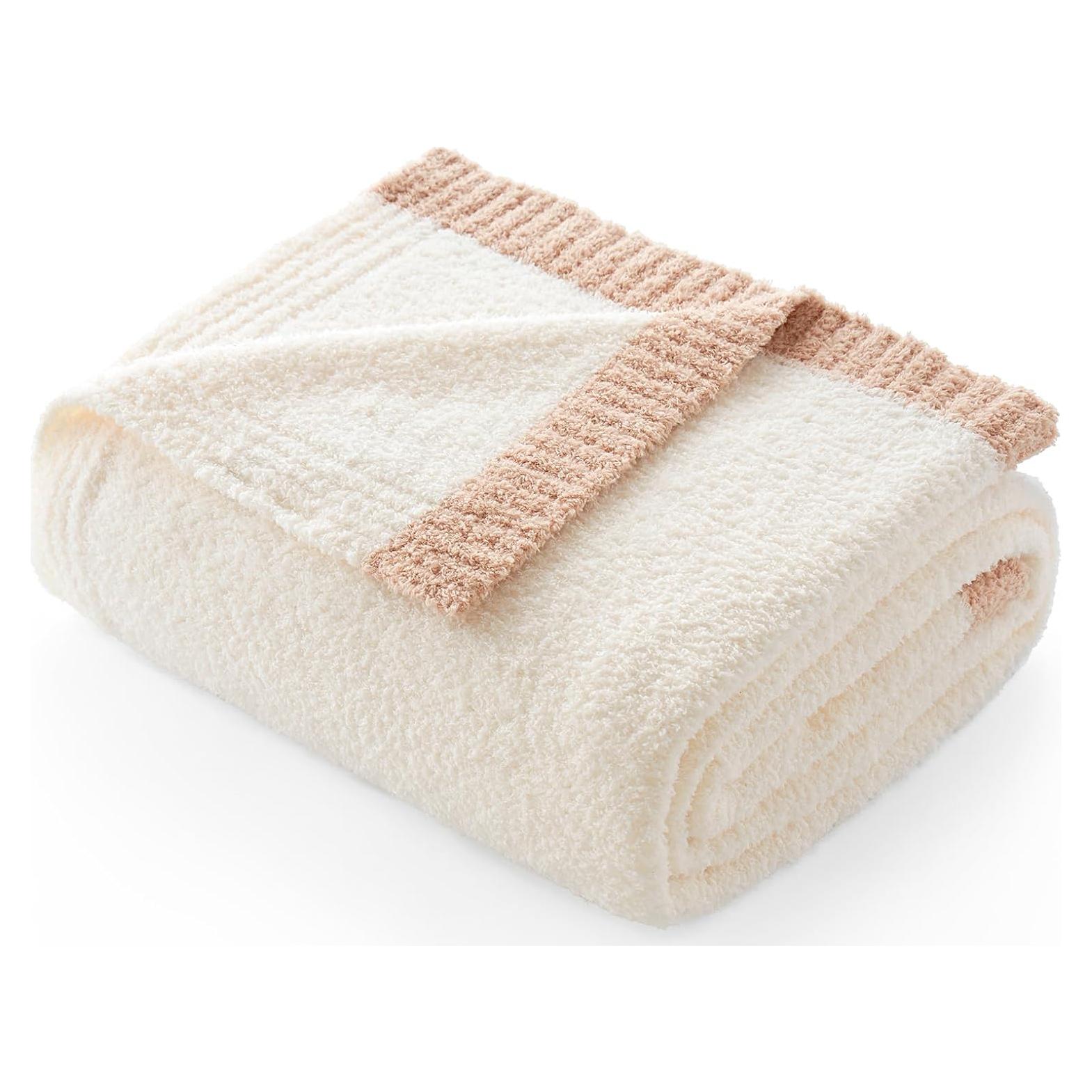 Manta Snuggle Sac Microfibra 127x152 cm Color Crema