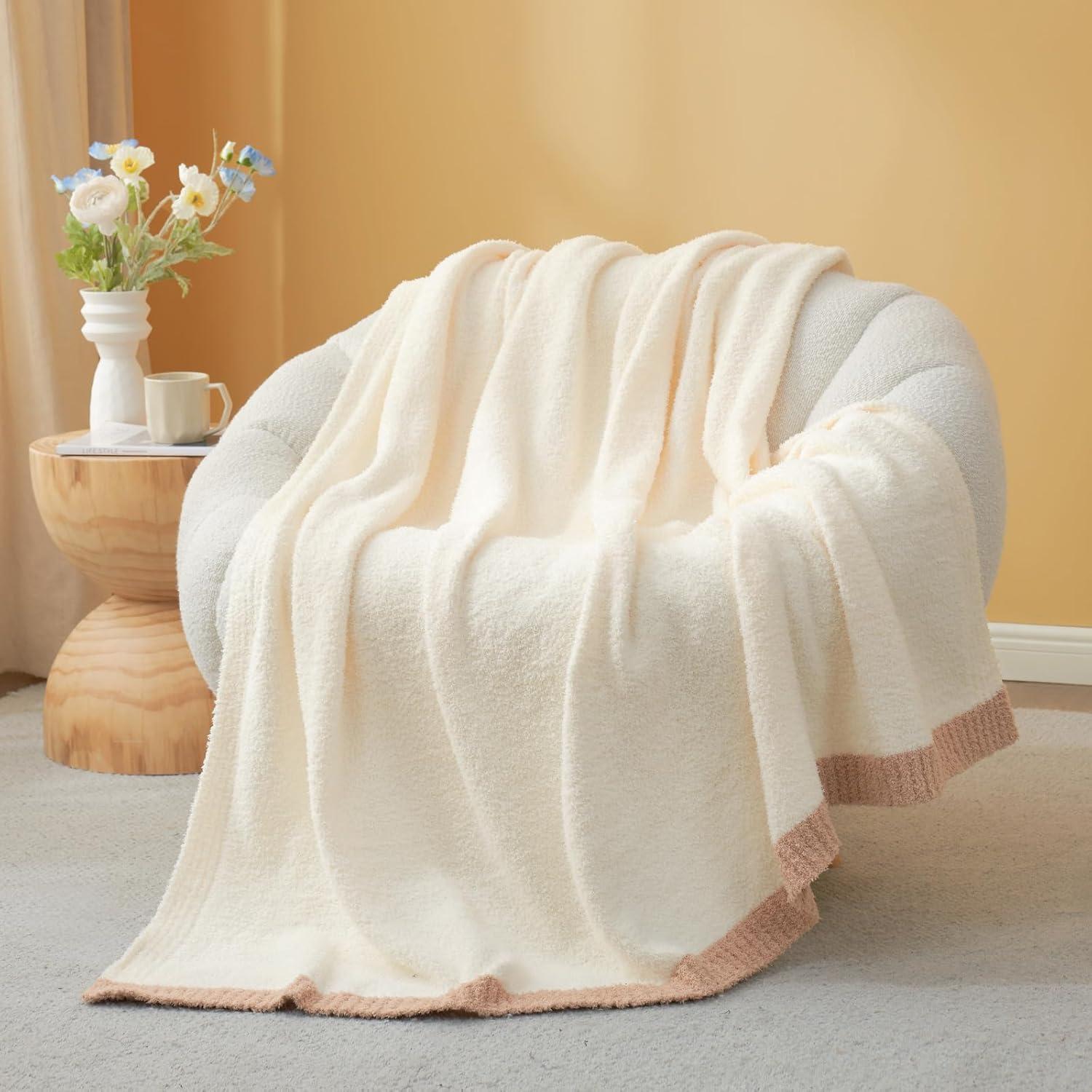 Manta Snuggle Sac Microfibra 127x152 cm Color Crema