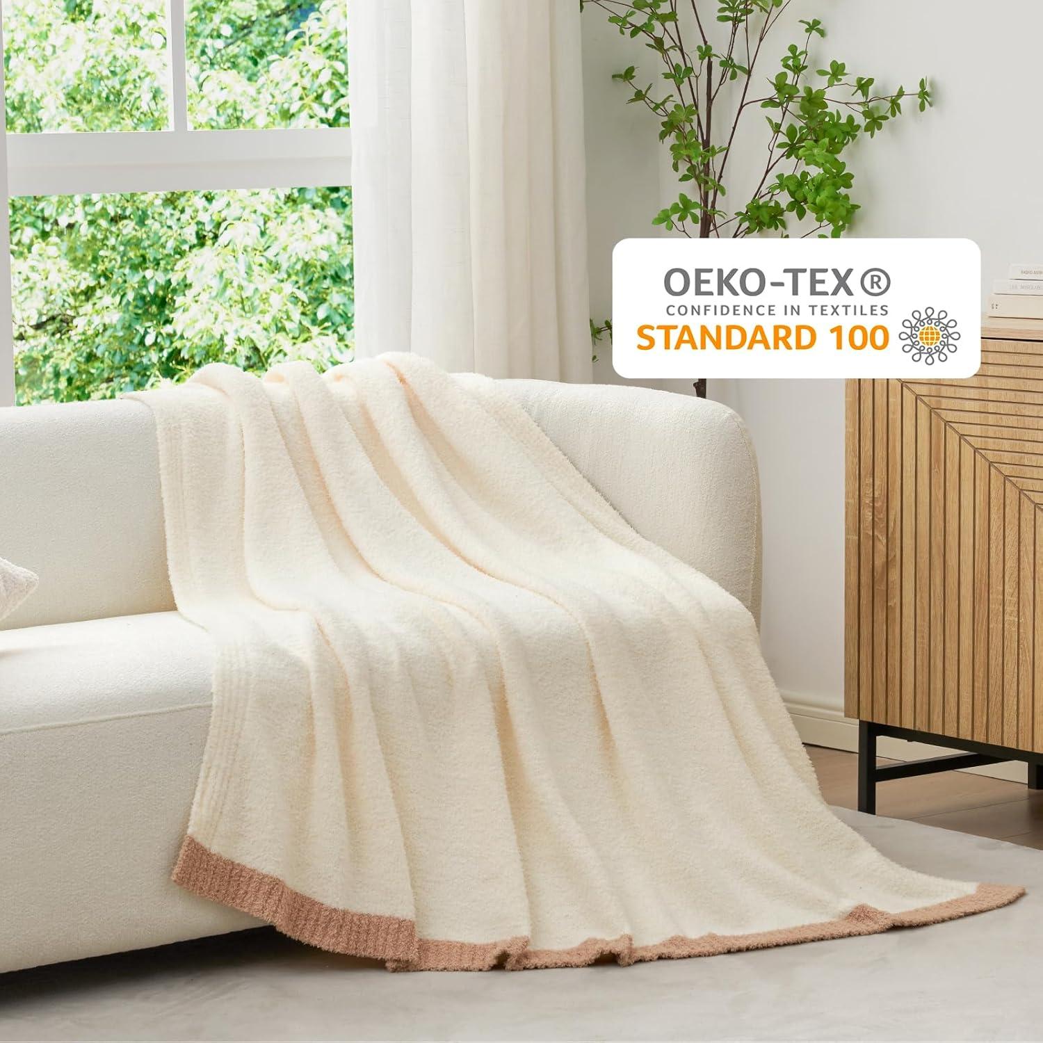 Manta Snuggle Sac Microfibra 127x152 cm Color Crema