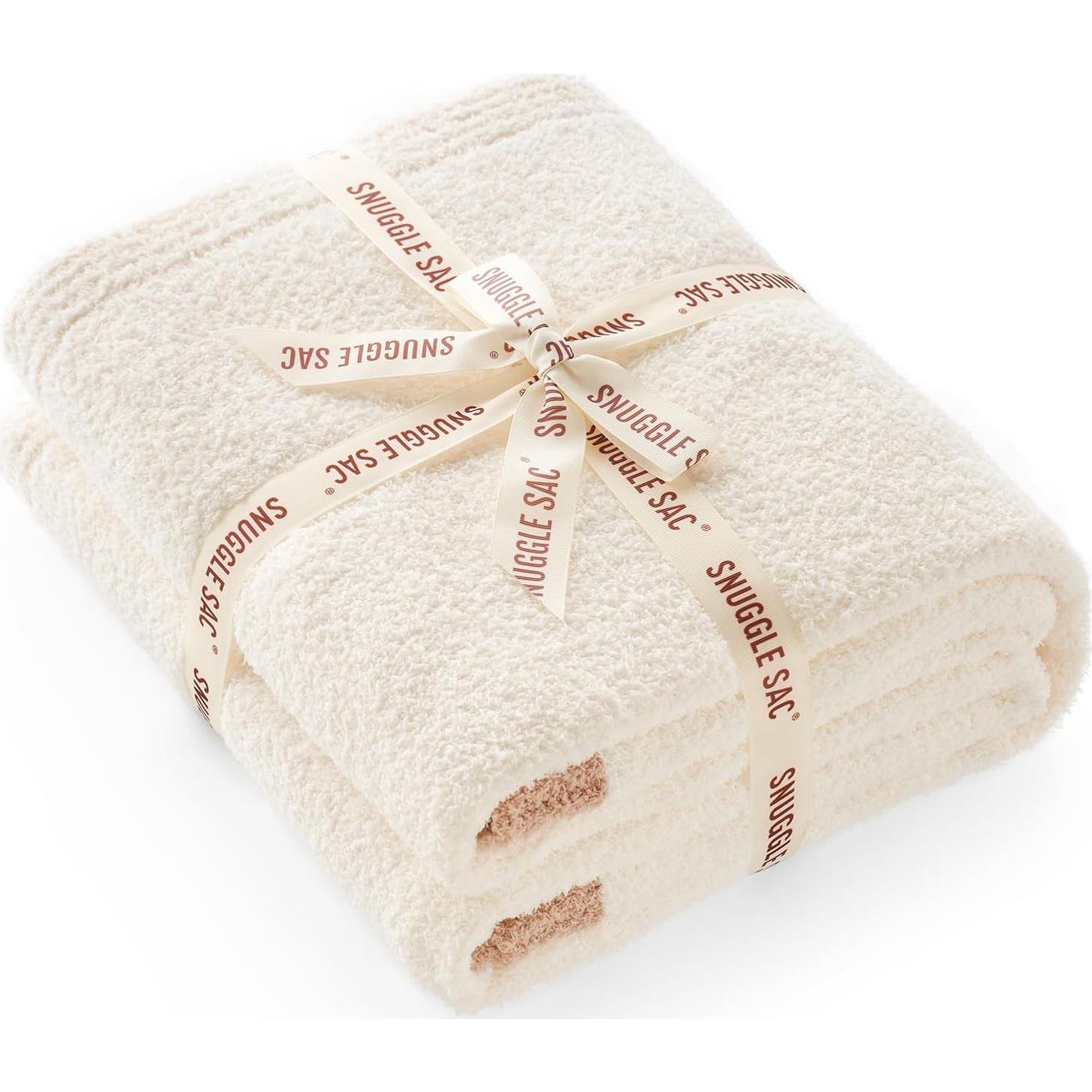 Manta Snuggle Sac Microfibra 127x152 cm Color Crema