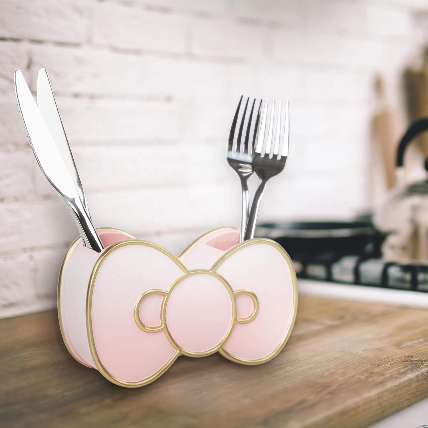 Soporte organizador Hello Kitty Jay Franco - Resina rosa 15.24 cm