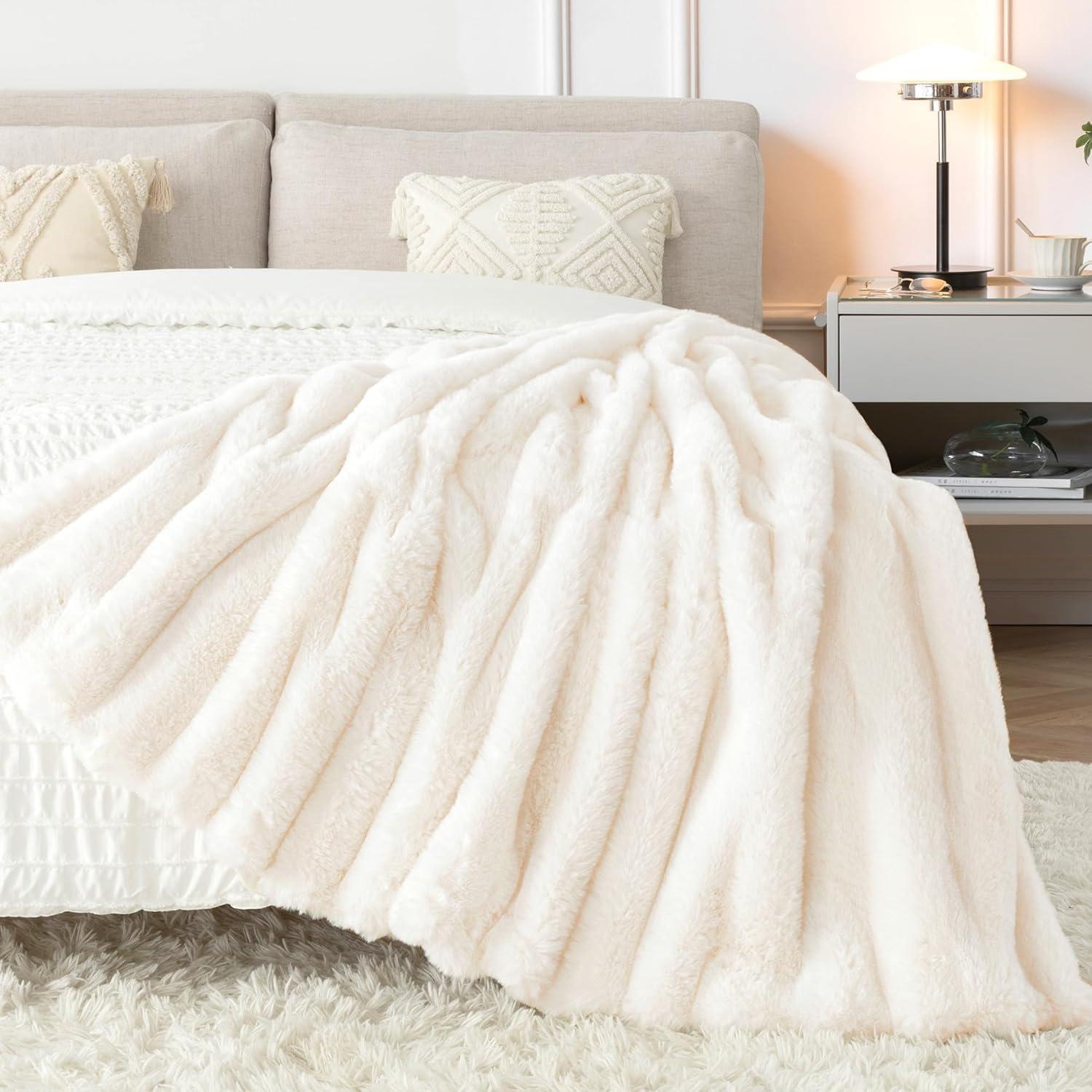 Manta de Piel Falsa Touchat 127x152 cm Blanca, Ultra Suave