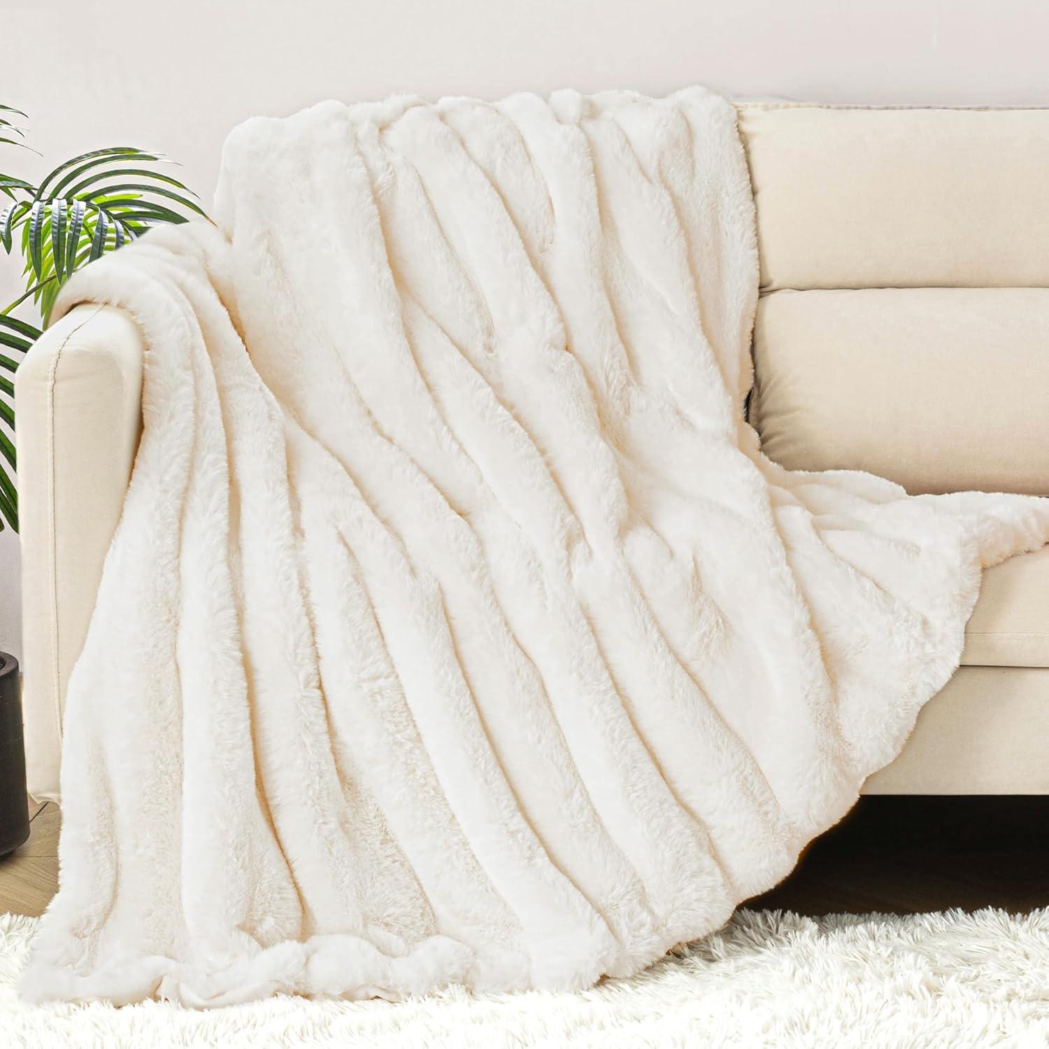 Manta de Piel Falsa Touchat 127x152 cm Blanca, Ultra Suave