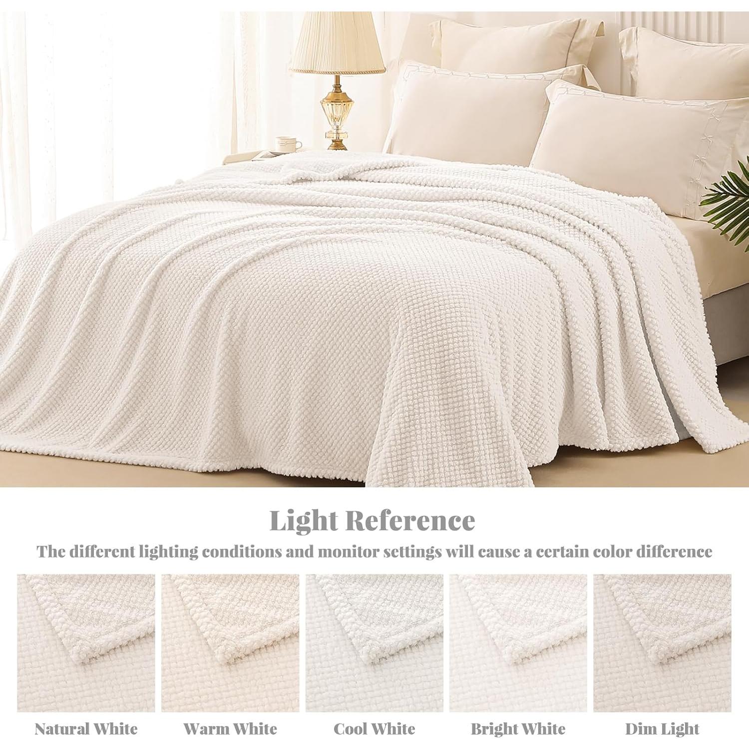 Manta de Forro Flotilla de Ballenas 127x178 cm Color Marfil