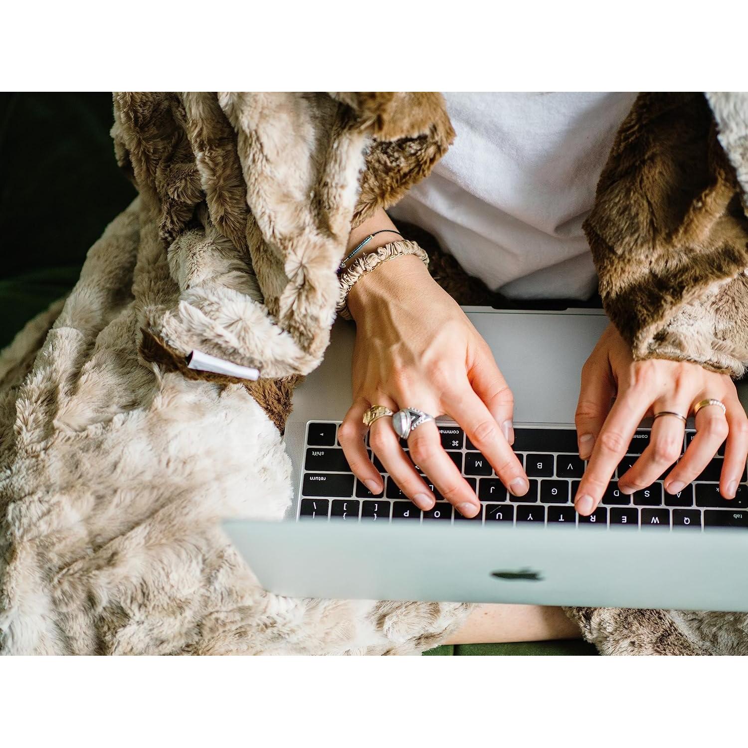 Manta Wolf Creek Grande Doble Cara Suave 127x165 cm Marrón