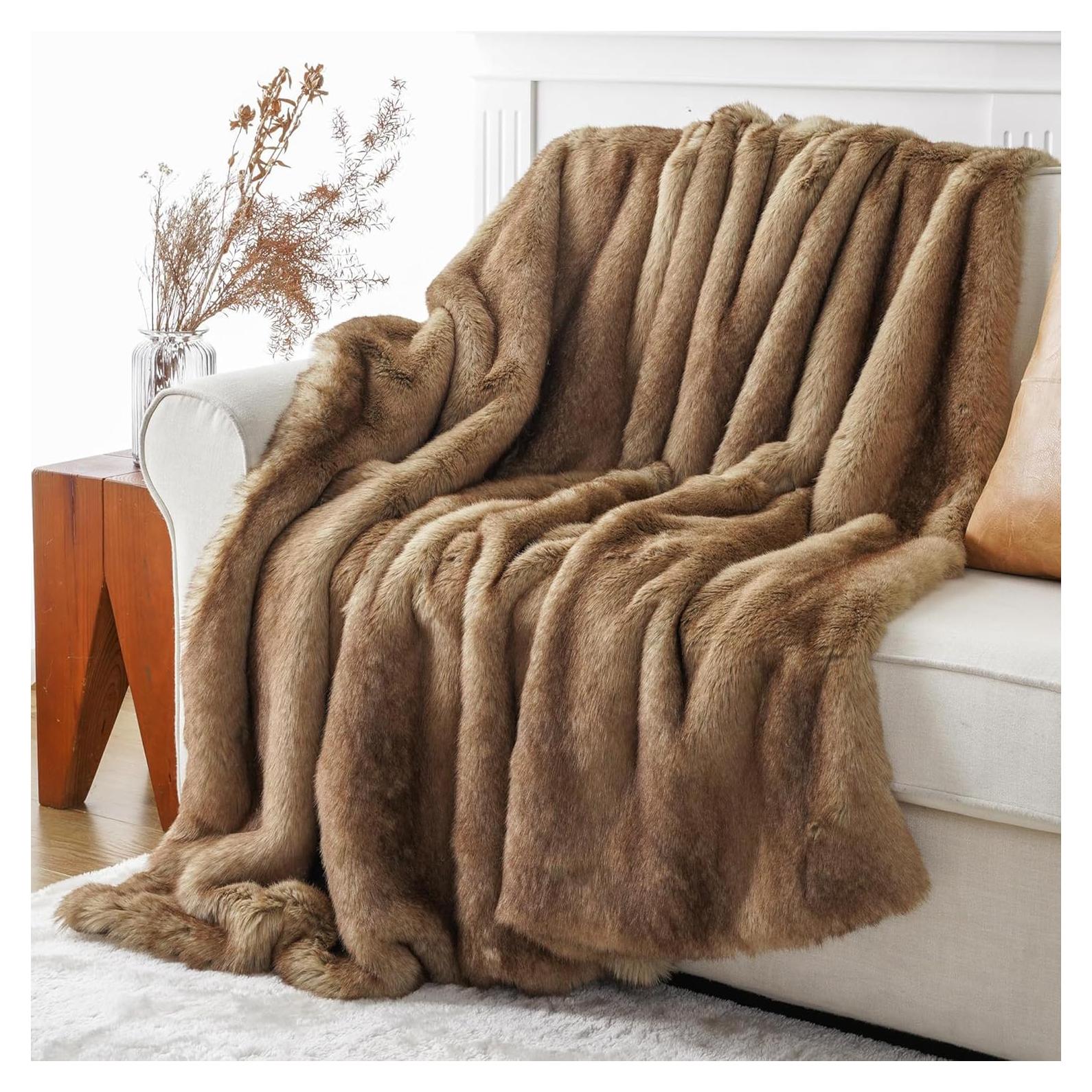 Manta de Piel de Pseudo BATTILO HOME 152.4x203.2cm Camello