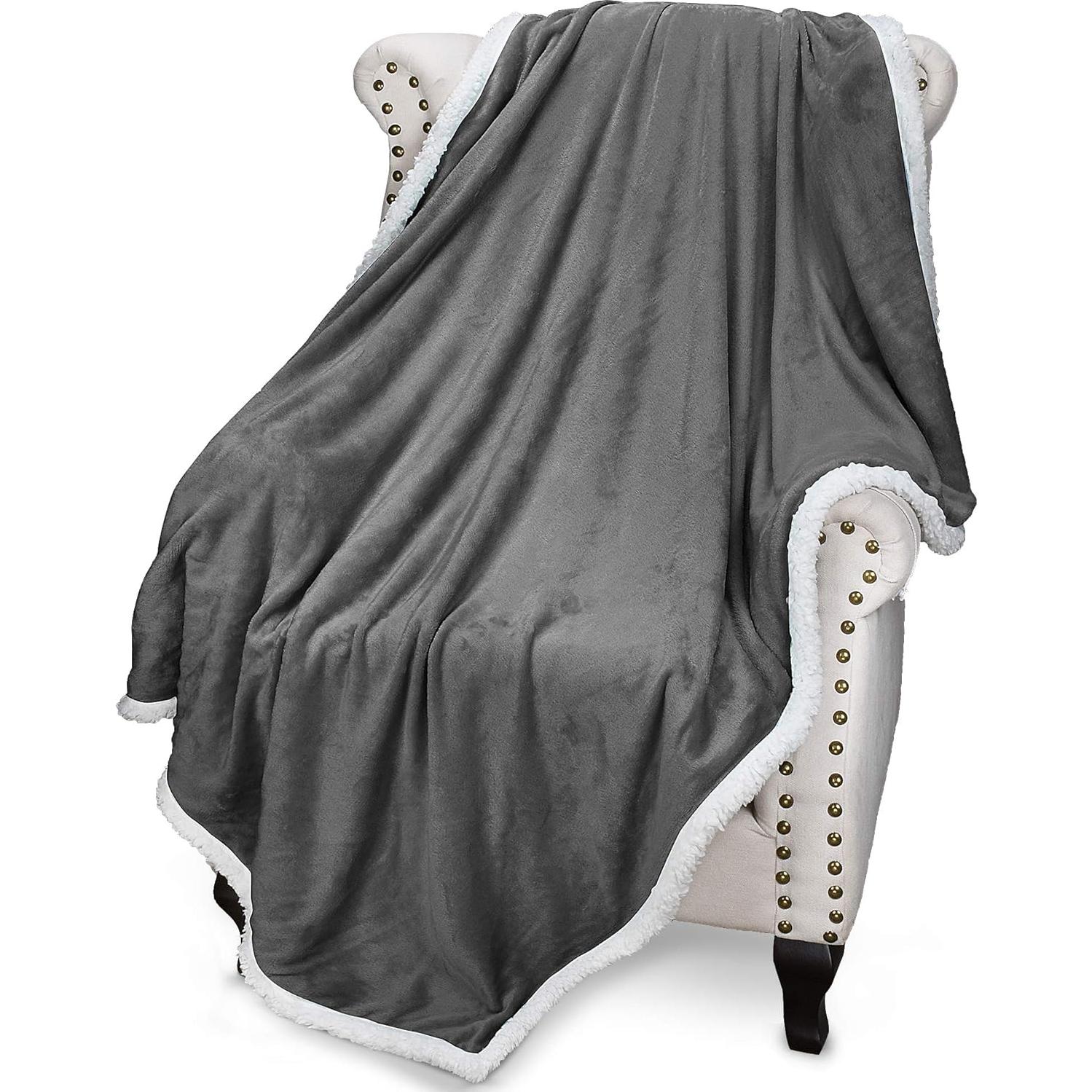 Manta de Sherpa Catalonia Gris Carbón 127x152 cm Reversible