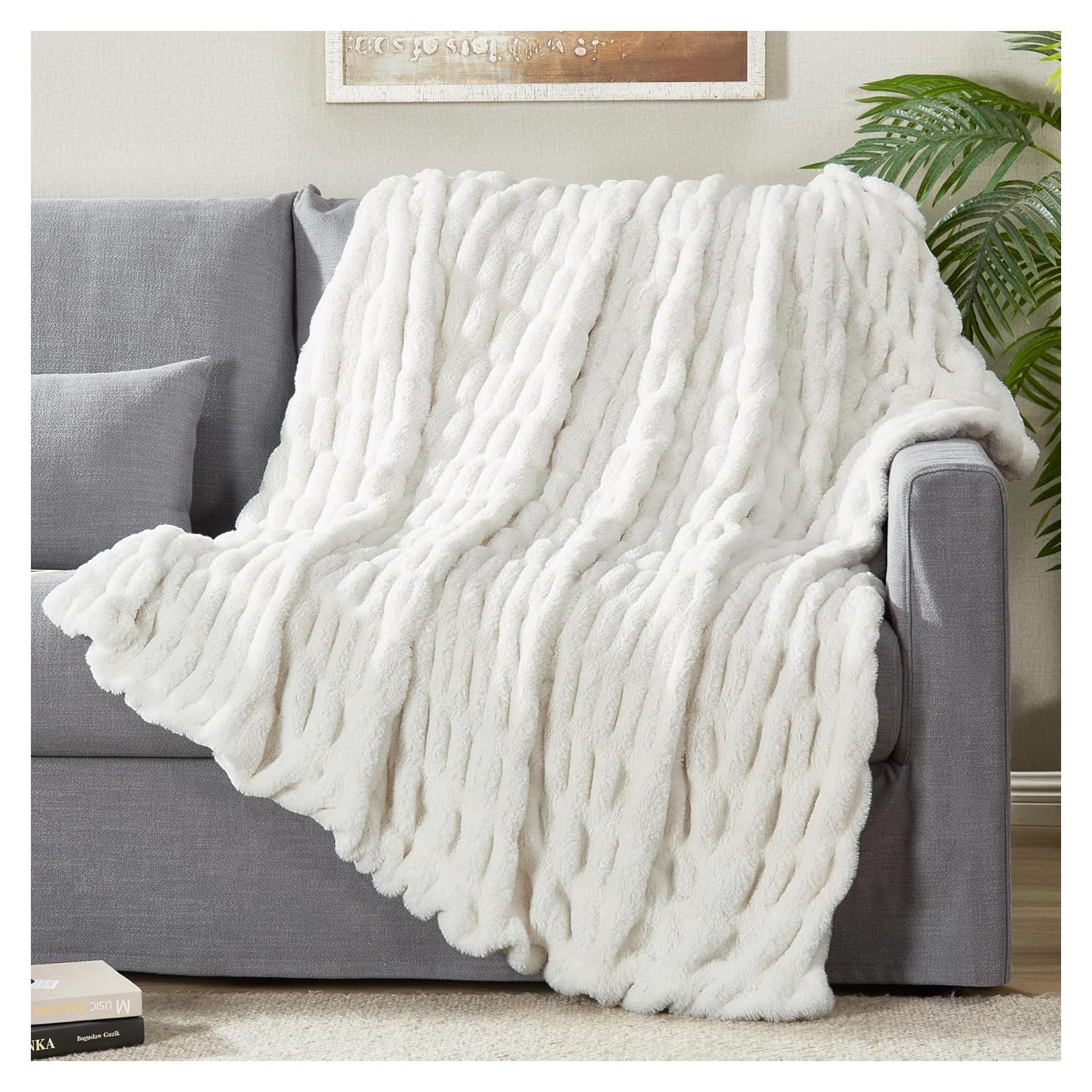 Manta de Piel de Conejo Falsa DREAMNINE 127x152 cm Blanca