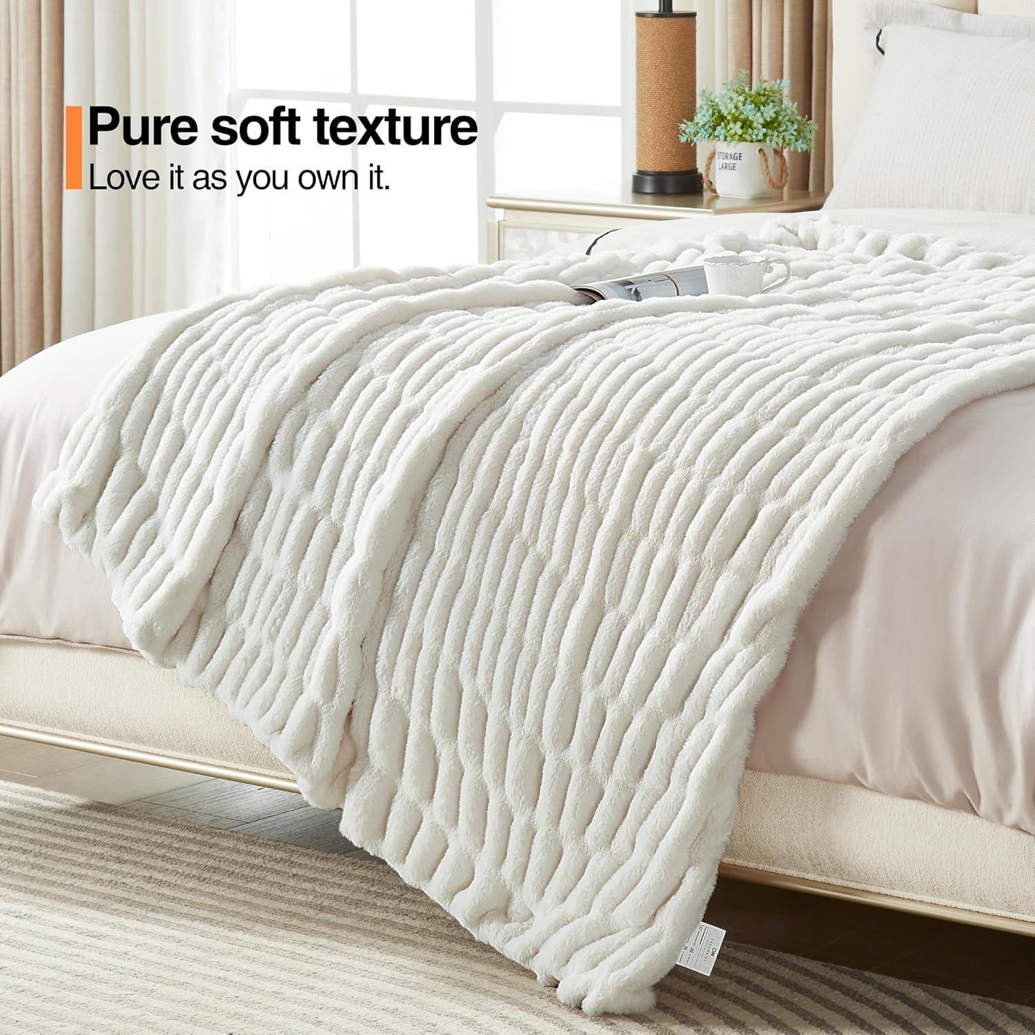 Manta de Piel de Conejo Falsa DREAMNINE 127x152 cm Blanca