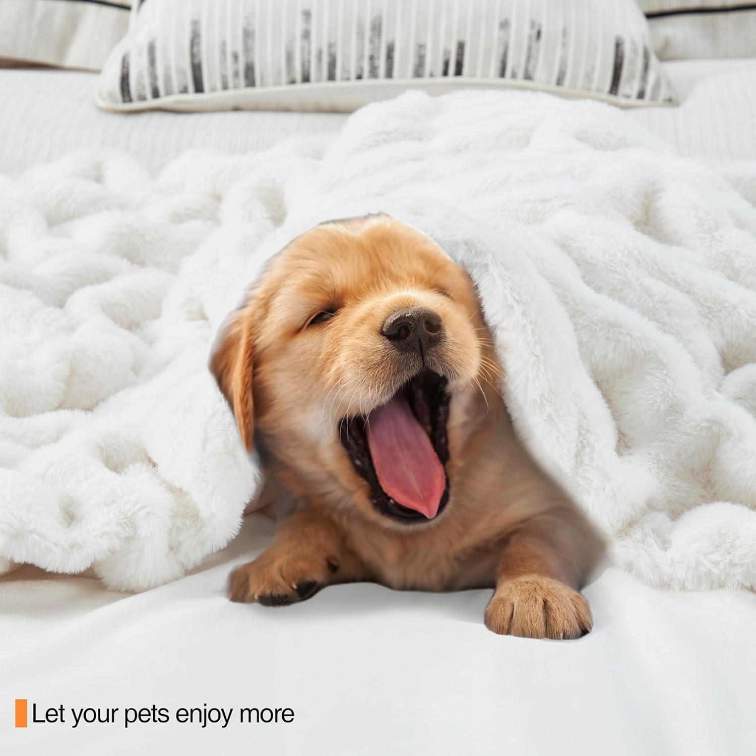 Manta de Piel de Conejo Falsa DREAMNINE 127x152 cm Blanca