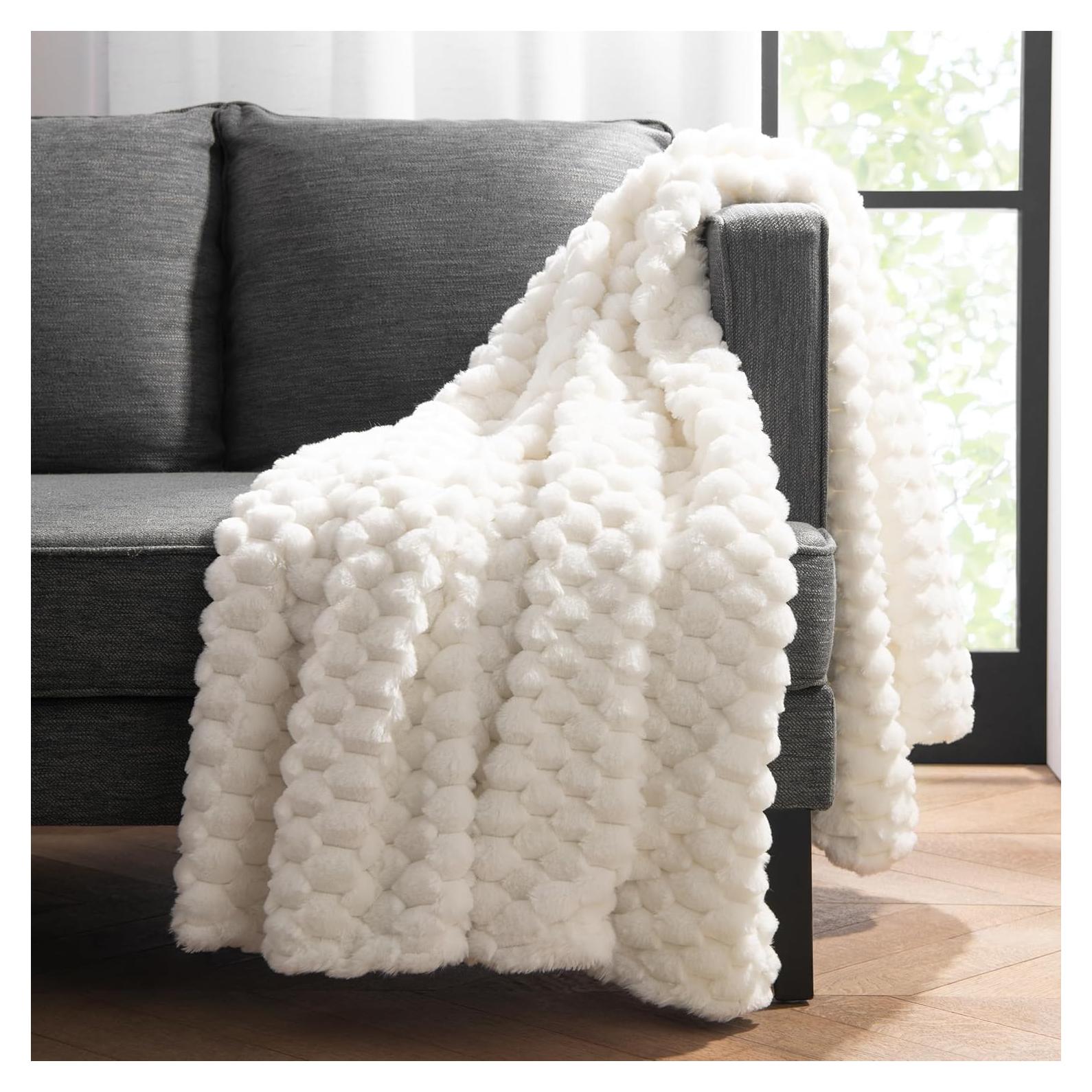 Manta de Piel Sintética Aston & Arden 178x127 cm Marfil Cottontail