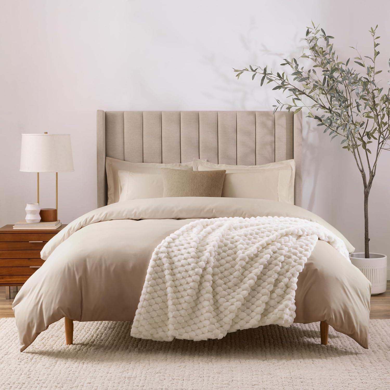 Manta de Piel Sintética Aston & Arden 178x127 cm Marfil Cottontail