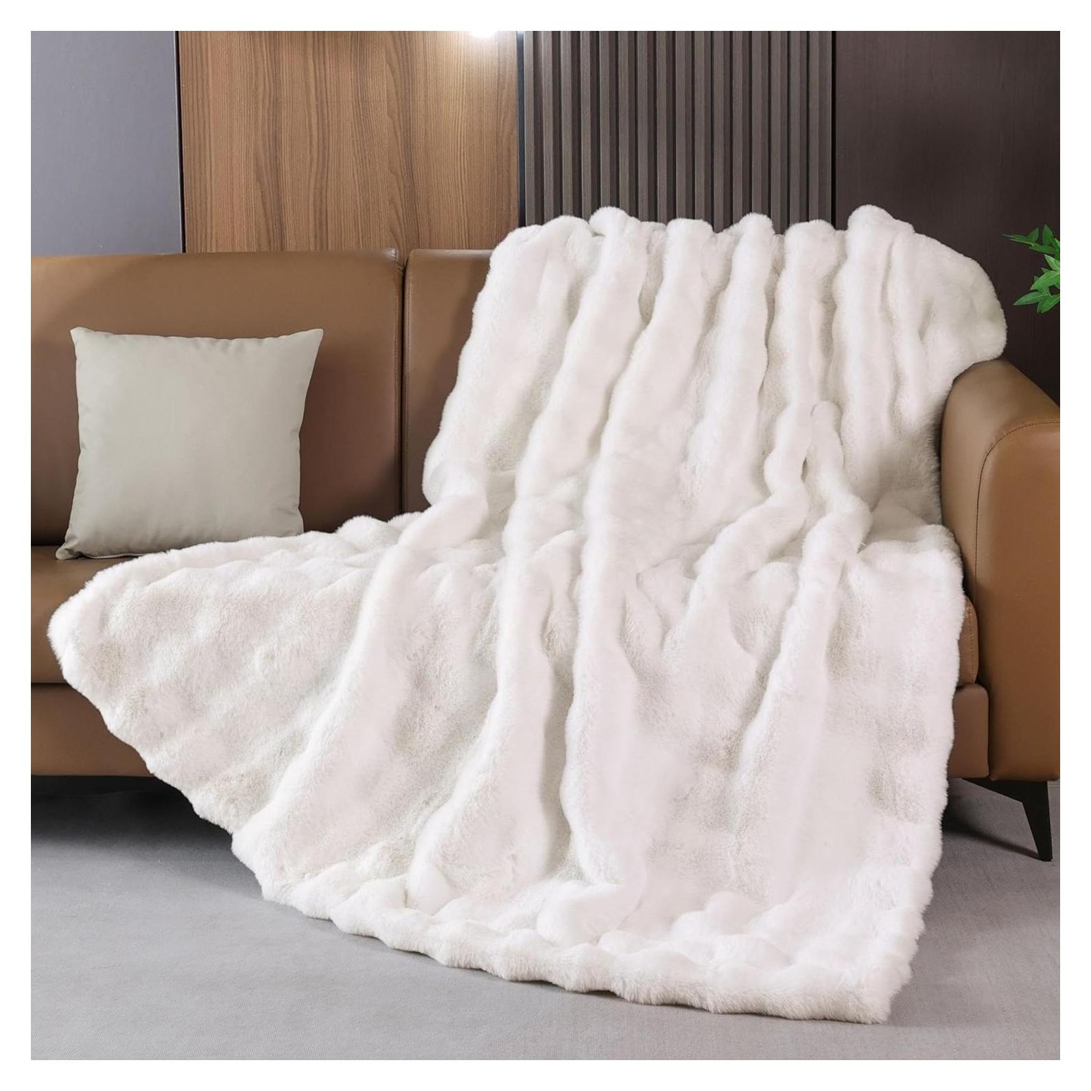 Manta de Piel de Conejo Falsa BlanketSolution 127x152 cm Crema Beige