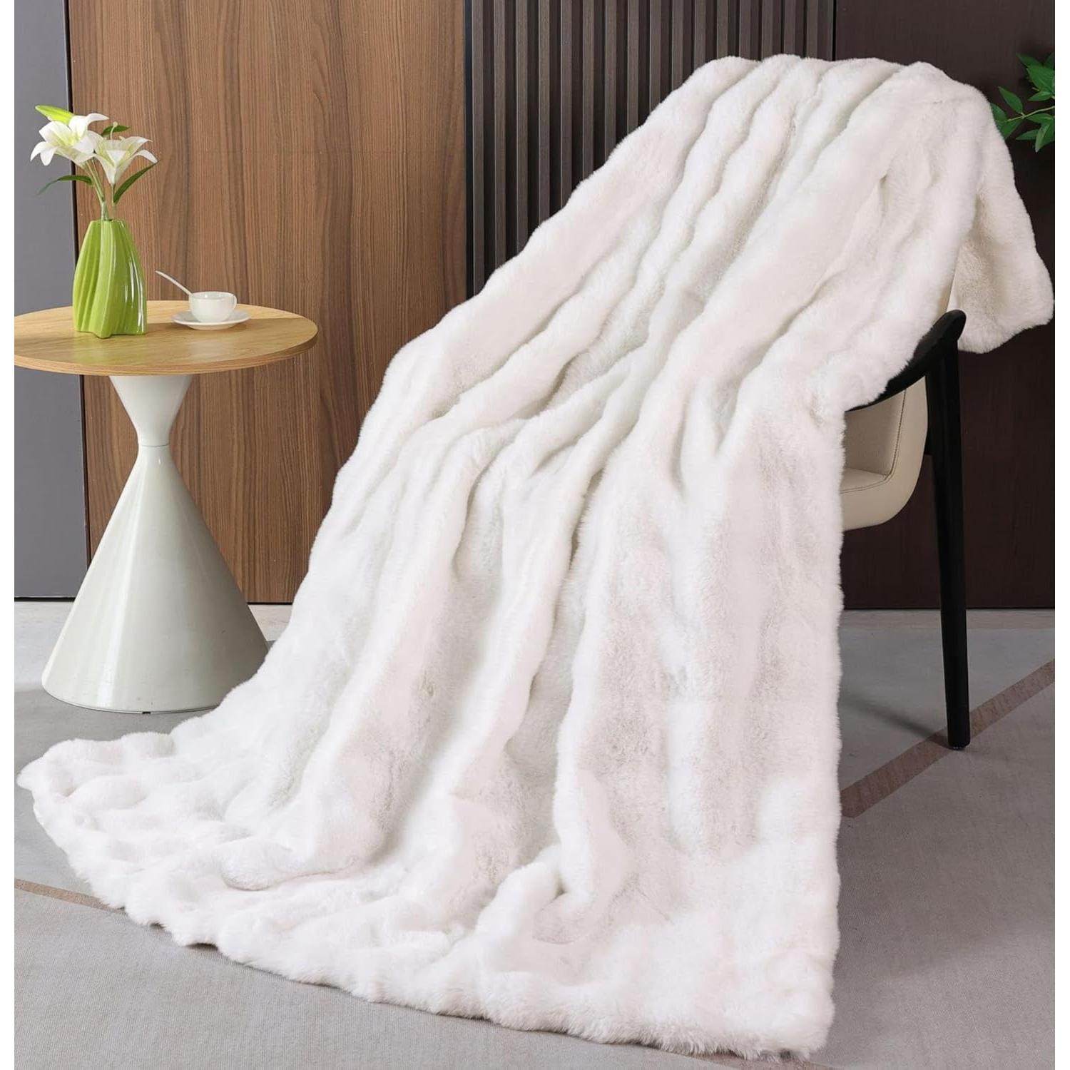 Manta de Piel de Conejo Falsa BlanketSolution 127x152 cm Crema Beige