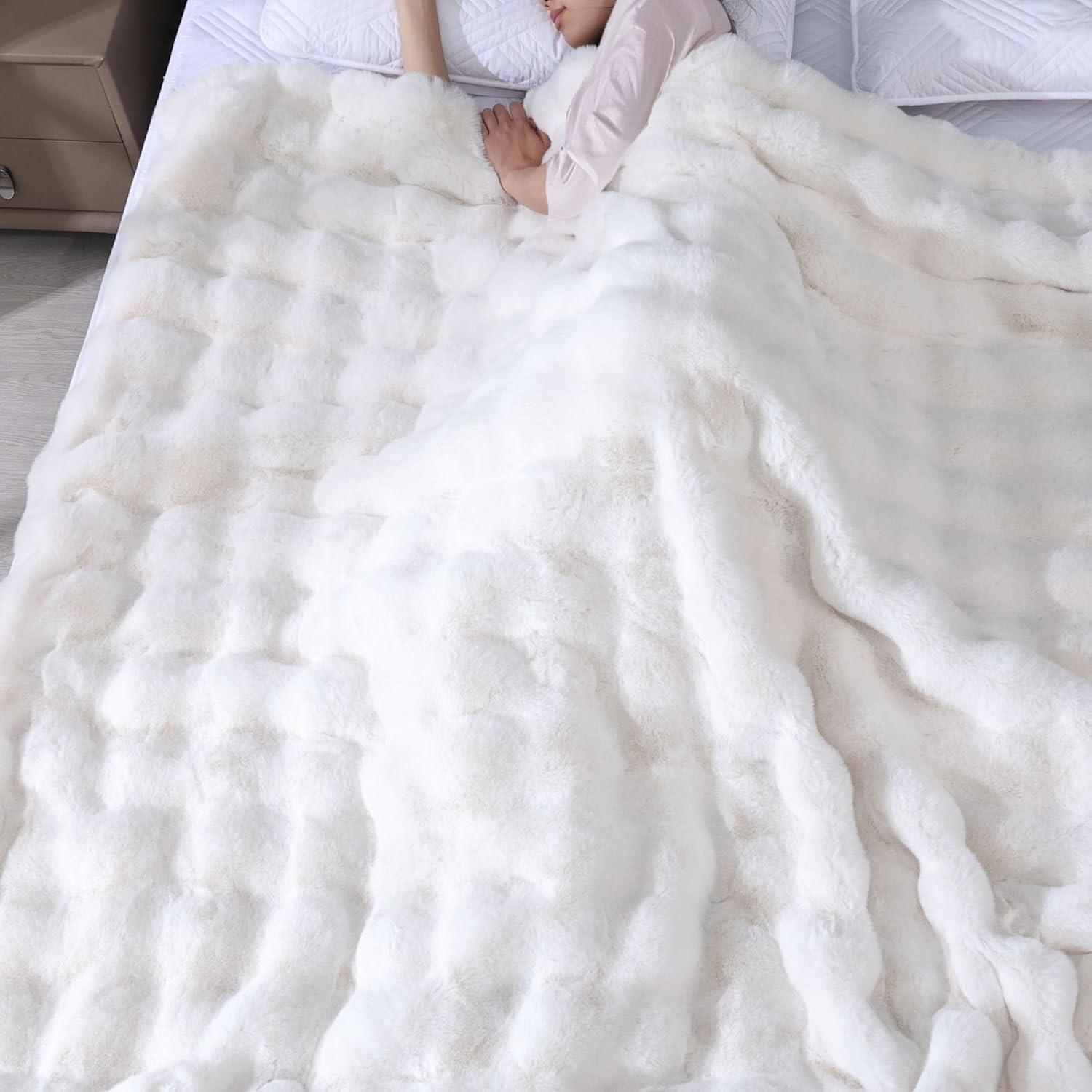 Manta de Piel de Conejo Falsa BlanketSolution 127x152 cm Crema Beige