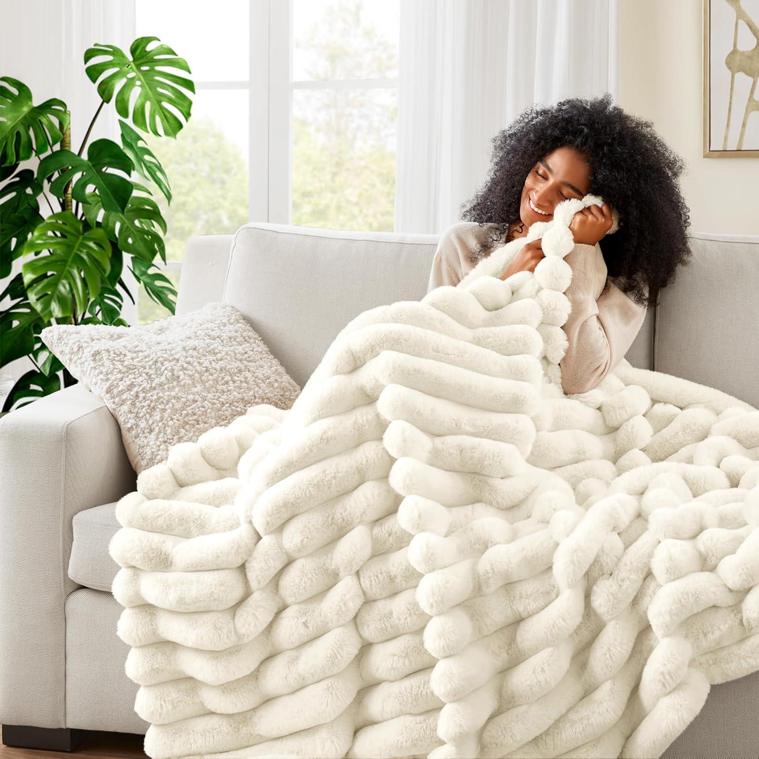 Manta de piel sintética Hyde Lane 127x152cm Crema 750GSM