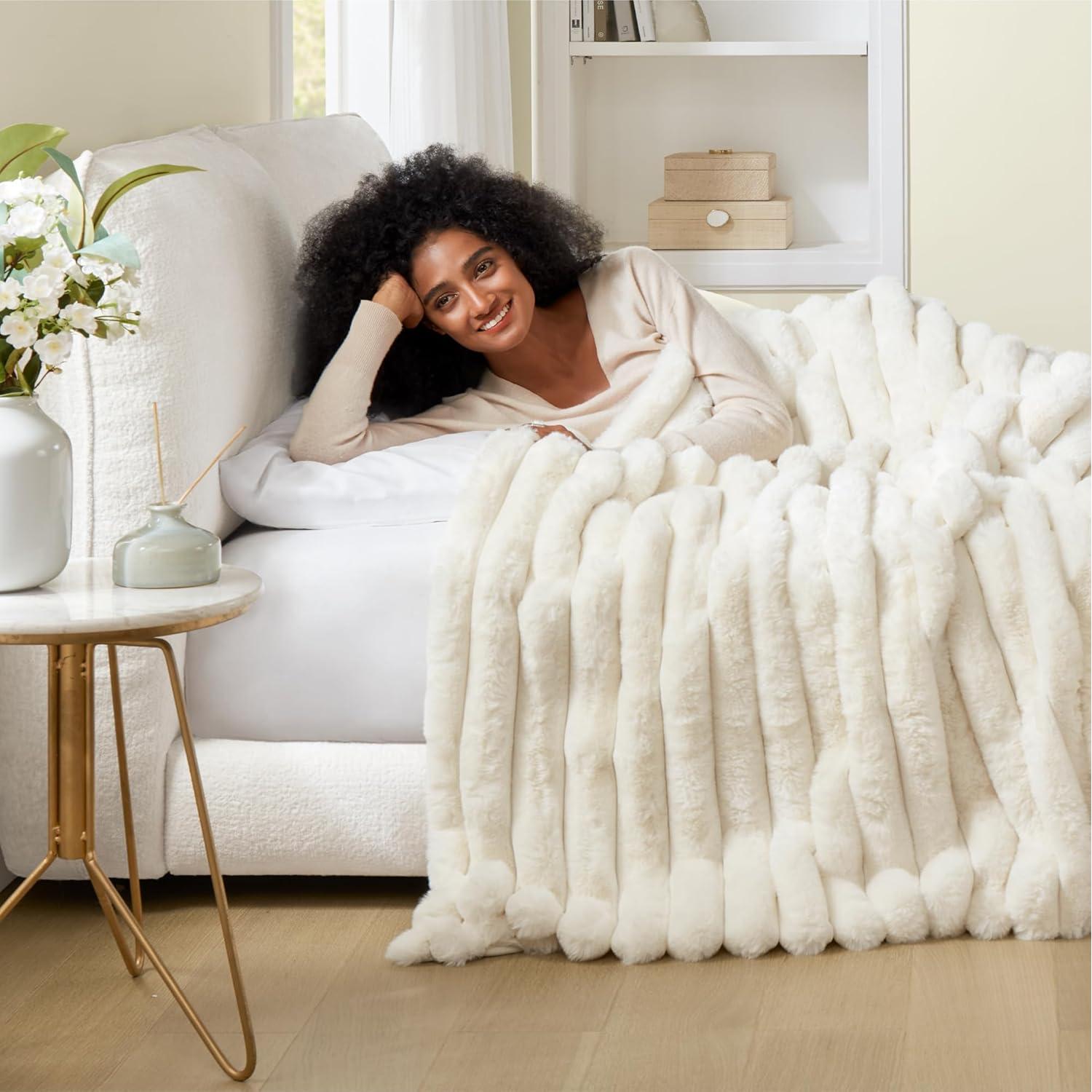 Manta de piel sintética Hyde Lane 127x152cm Crema 750GSM