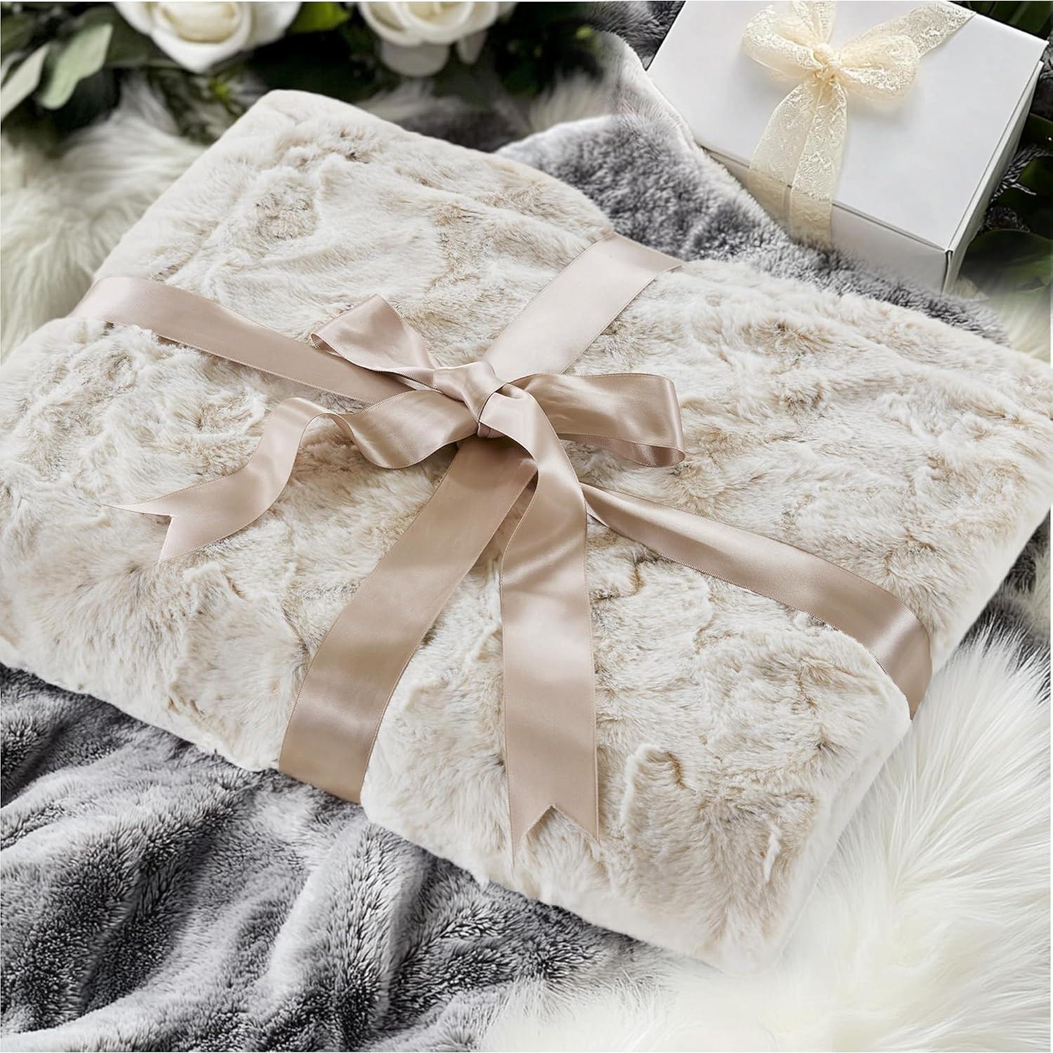 Manta Reversible de Piel Sintética Madison Park Zuri 127x152 cm