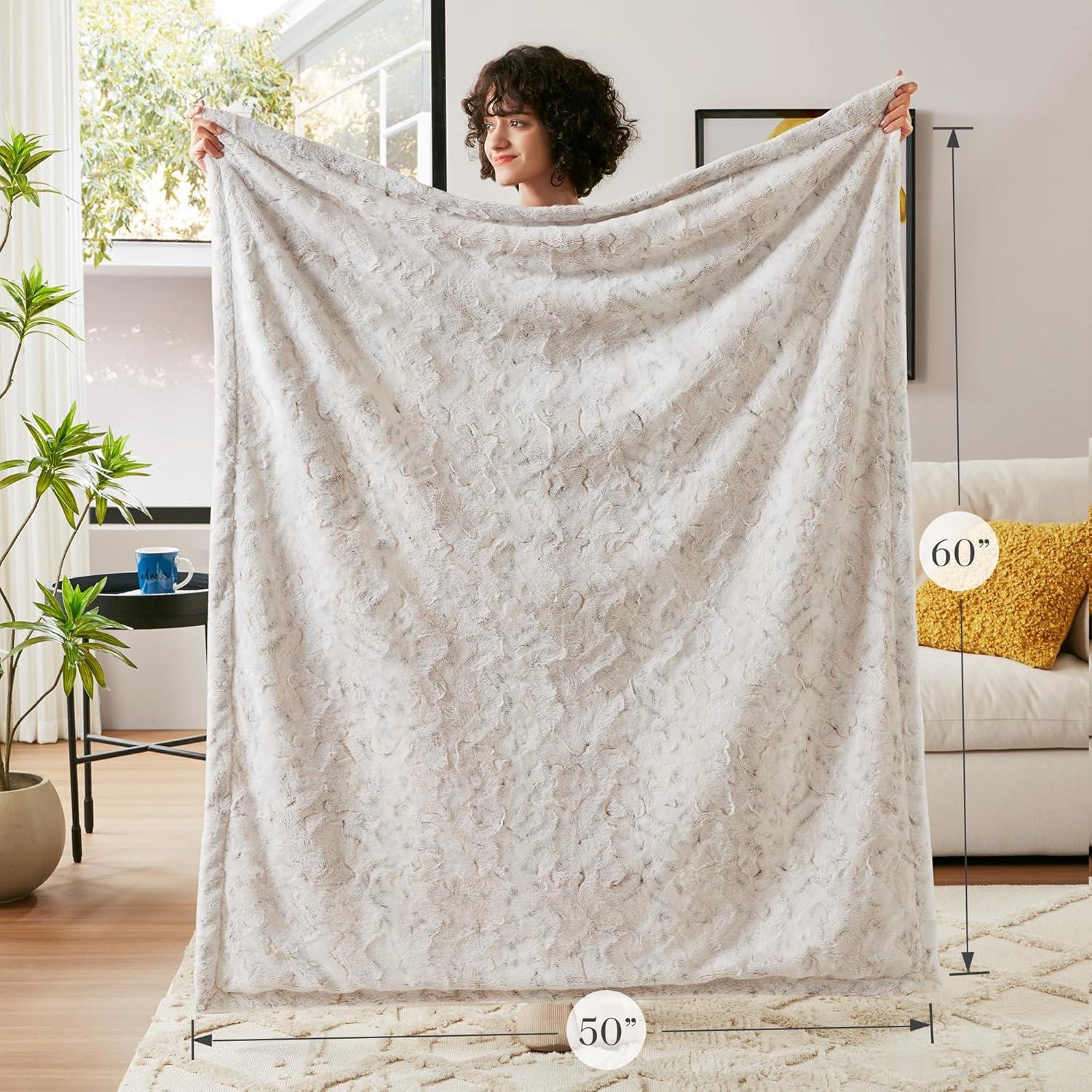 Manta Reversible de Piel Sintética Madison Park Zuri 127x152 cm