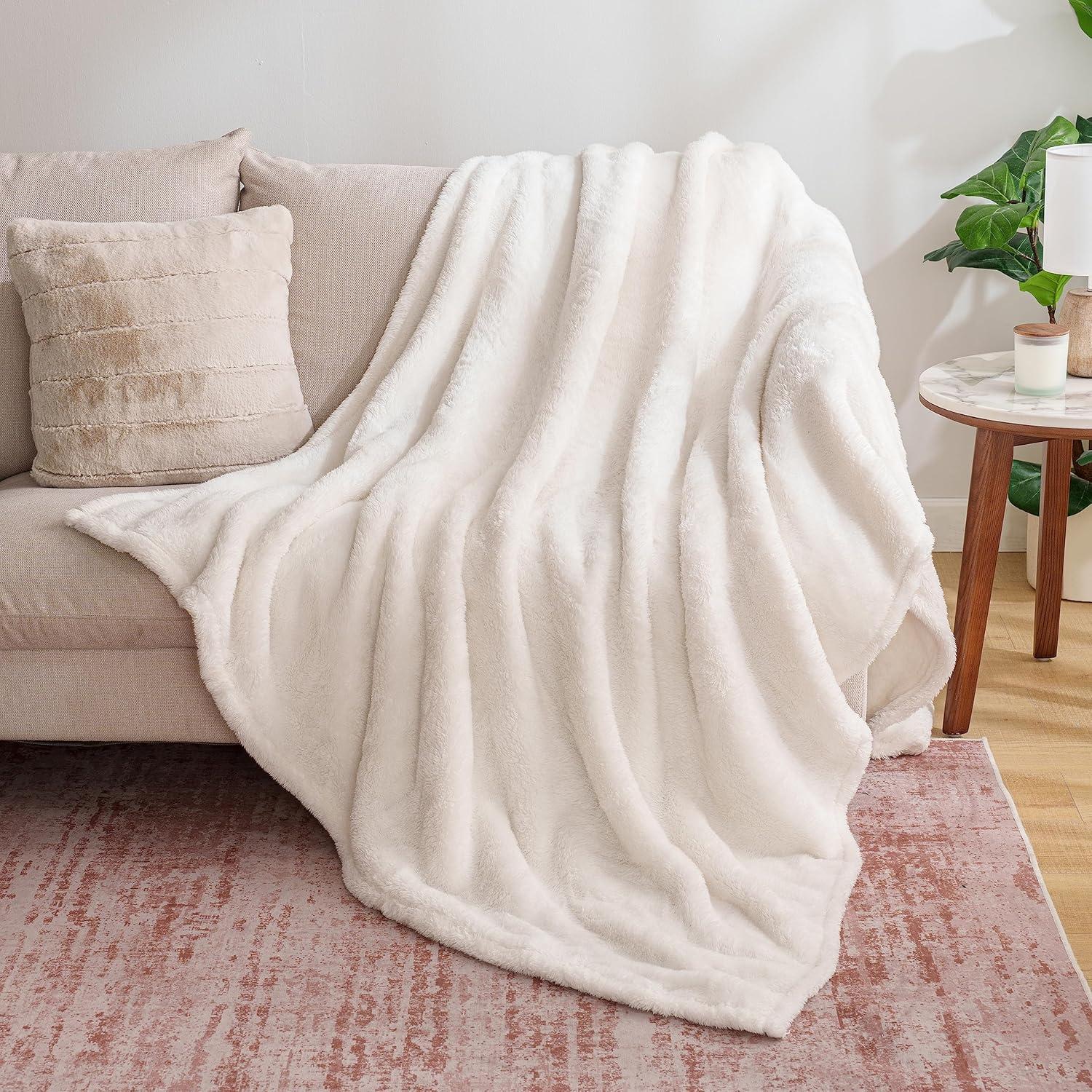Manta de Lanzamiento Berkshire Blanket Esponjosa 127x152cm Crema