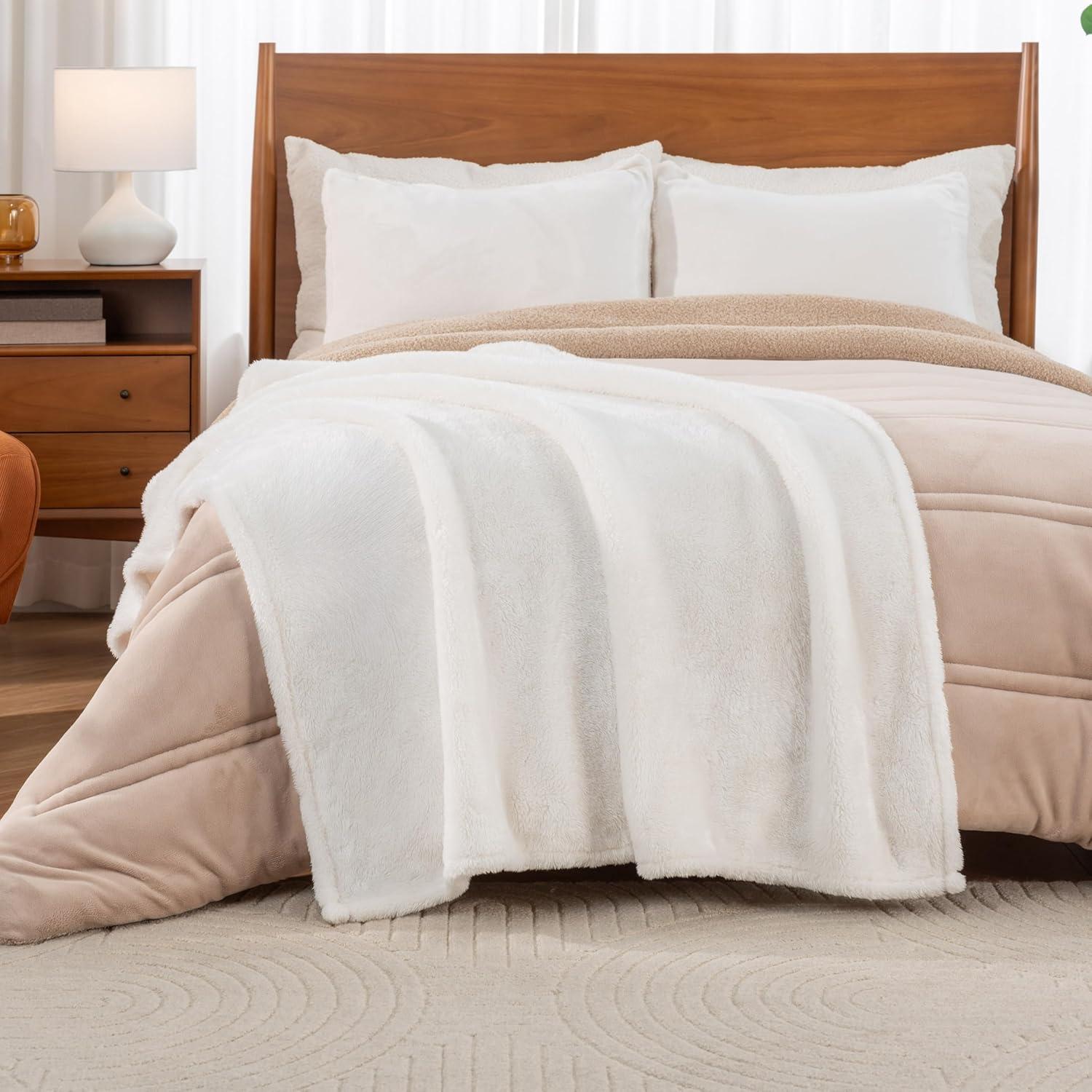 Manta de Lanzamiento Berkshire Blanket Esponjosa 127x152cm Crema