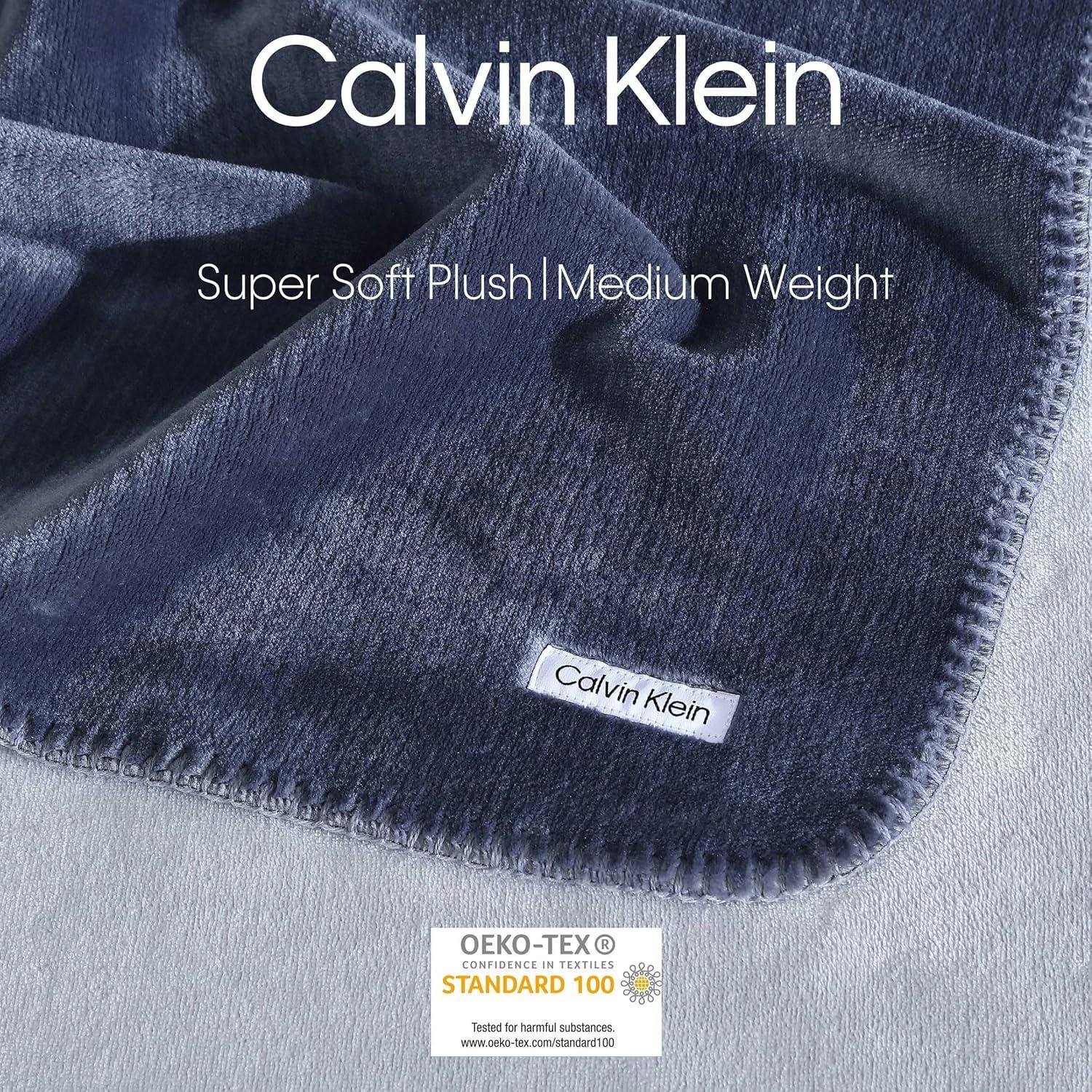 Manta de lanzamiento Calvin Klein 127x178 cm azul reversible