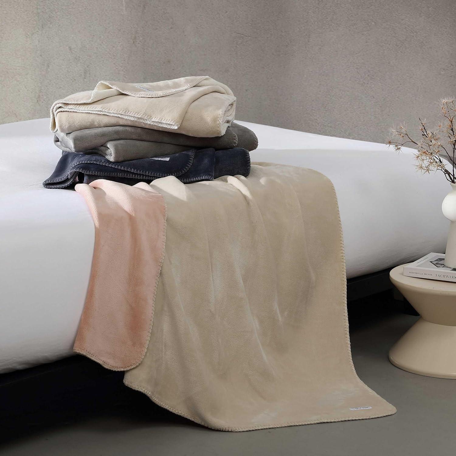 Manta de lanzamiento Calvin Klein 127x178 cm azul reversible