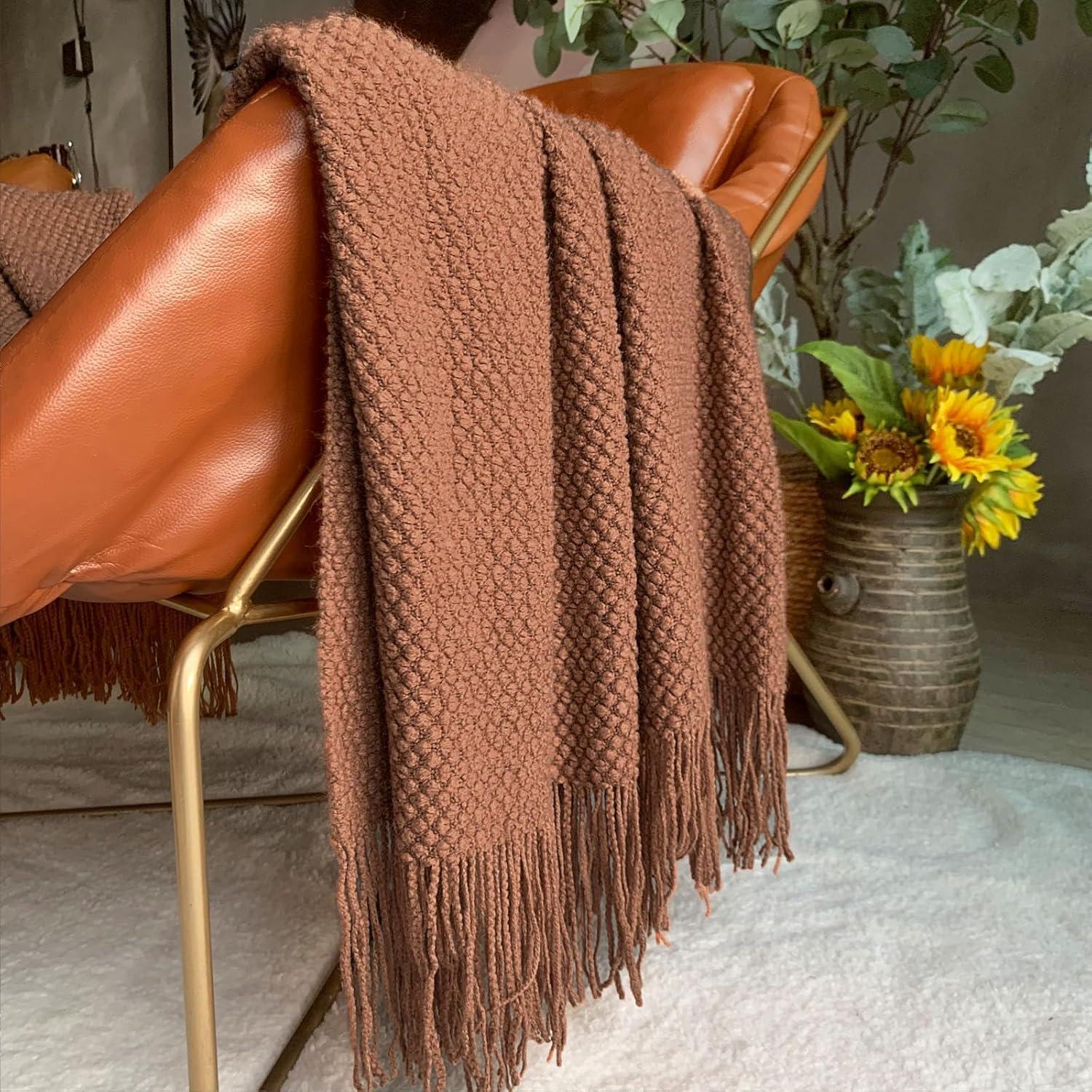 Manta Tejida LOMAO 127x152 cm Acrílico Caramelo con Borlas