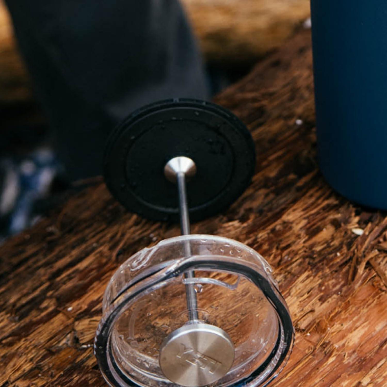 Tapa de Prensa Francesa YETI Twist-To-Lock con Filtro 1.89 L