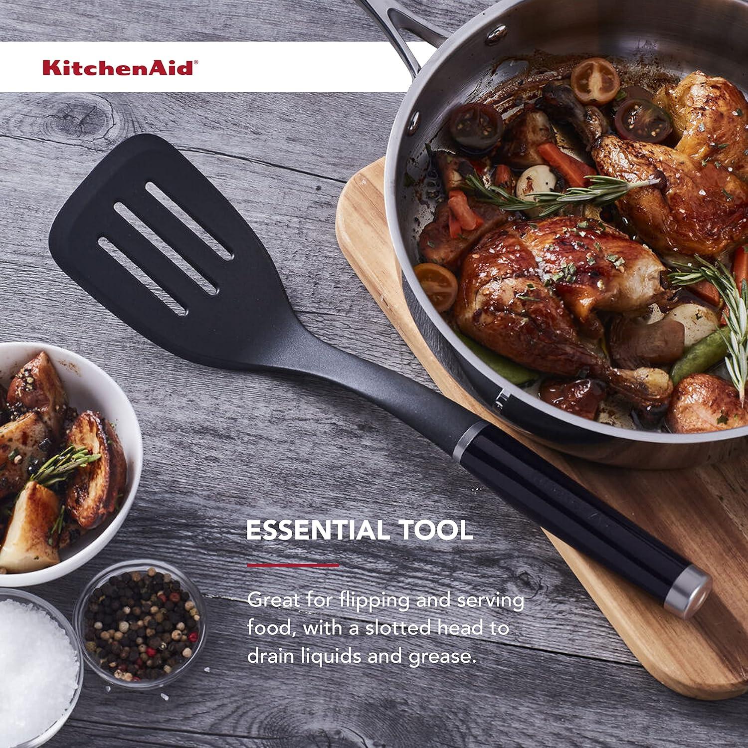 Espátula Ranurada de Nylon KitchenAid 34.7 cm Negra