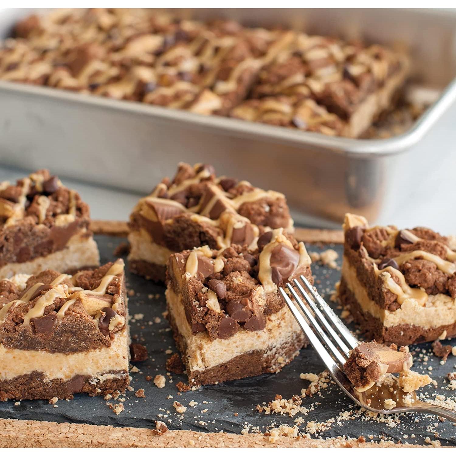 Bandeja para Pasteles Nordic Ware 9x13 cm con Tapa de Aluminio