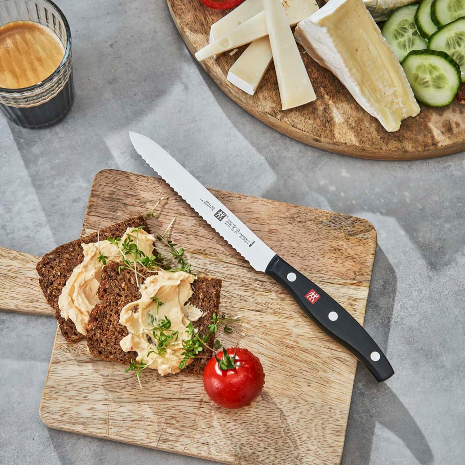 Cuchillo de Utilidad ZWILLING TWIN Signature 12.7 cm Bisel Serrado