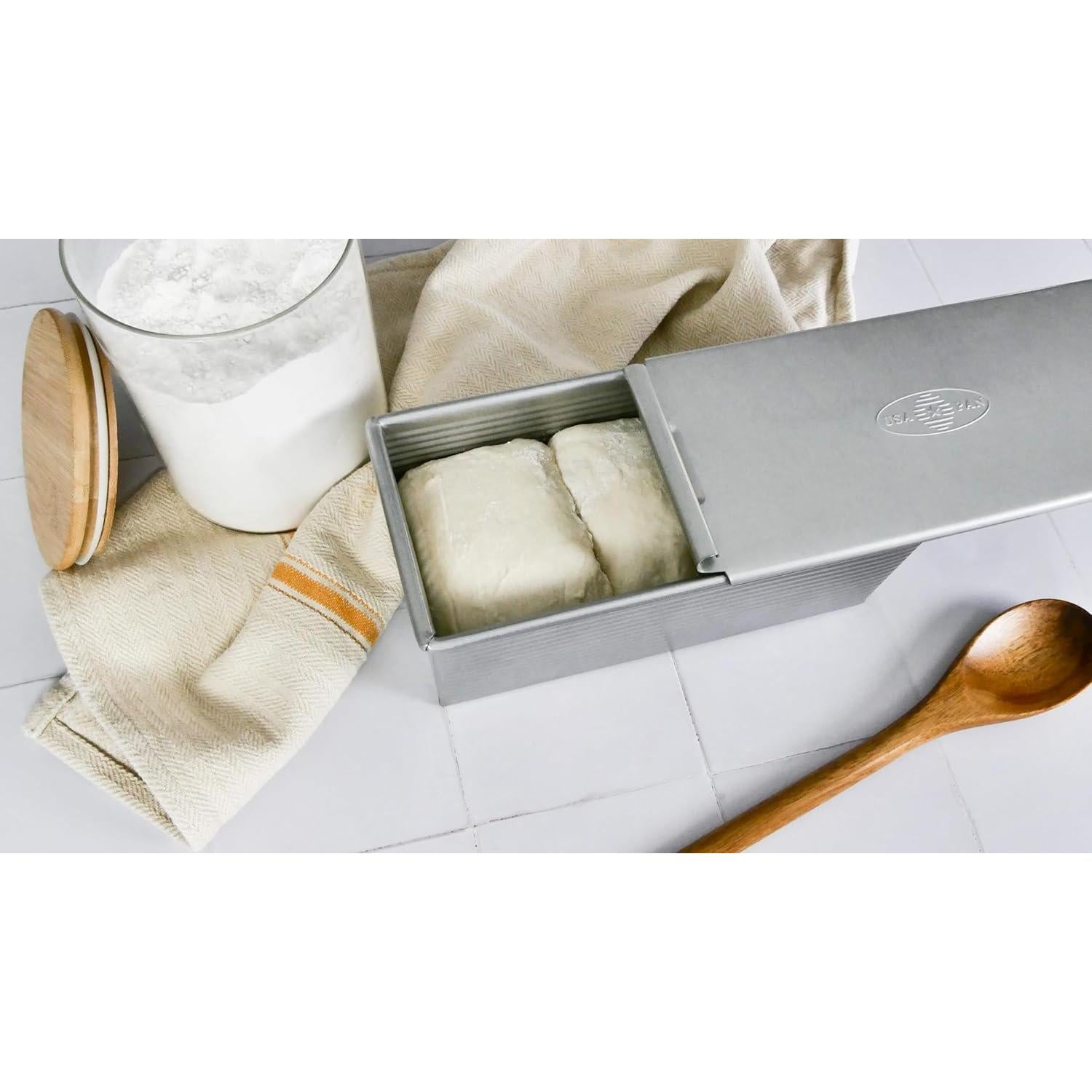 Molde de Pan Pullman USA Pan con Tapa 22.86 x 10.16 cm