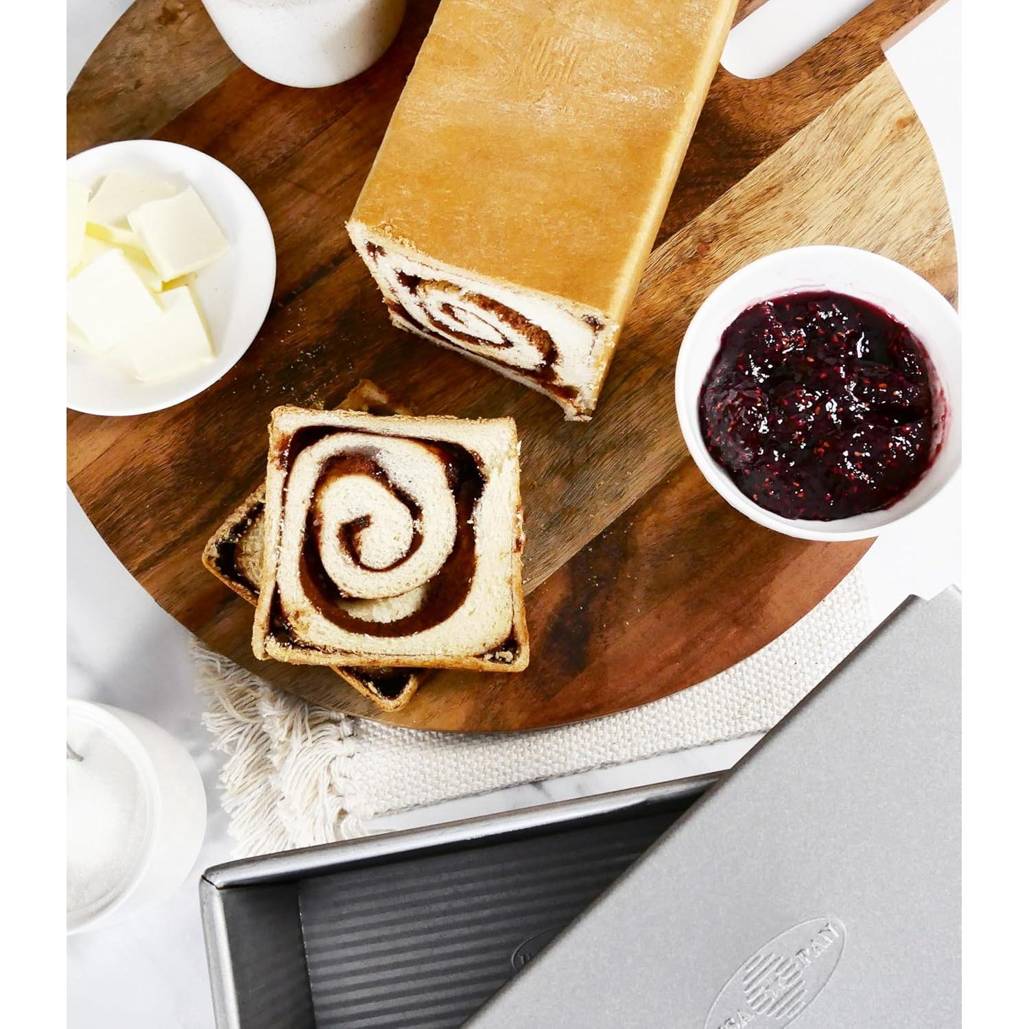 Molde de Pan Pullman USA Pan con Tapa 22.86 x 10.16 cm