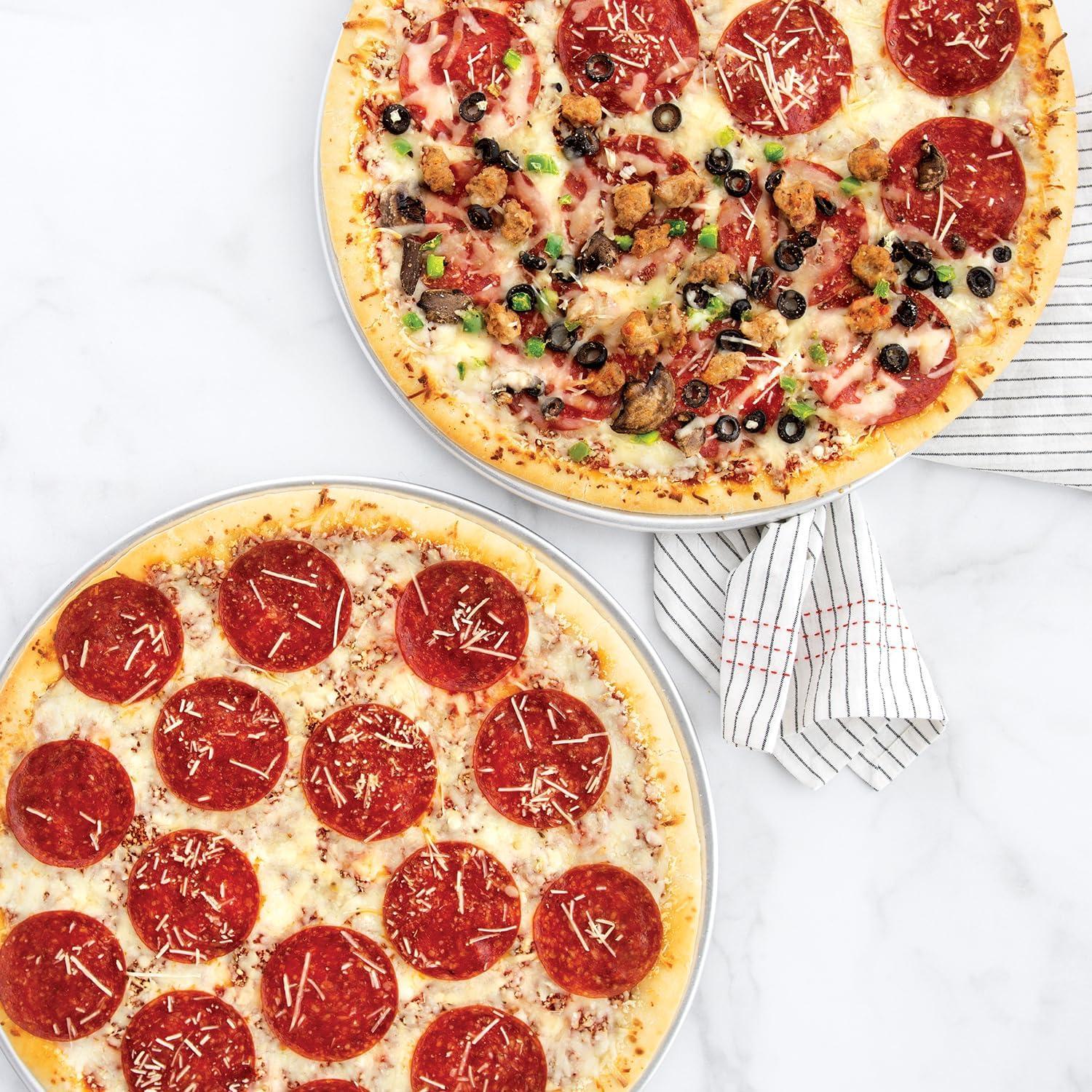 Bandeja para Pizza Perforada Nordic Ware 40.6 cm Set de 2