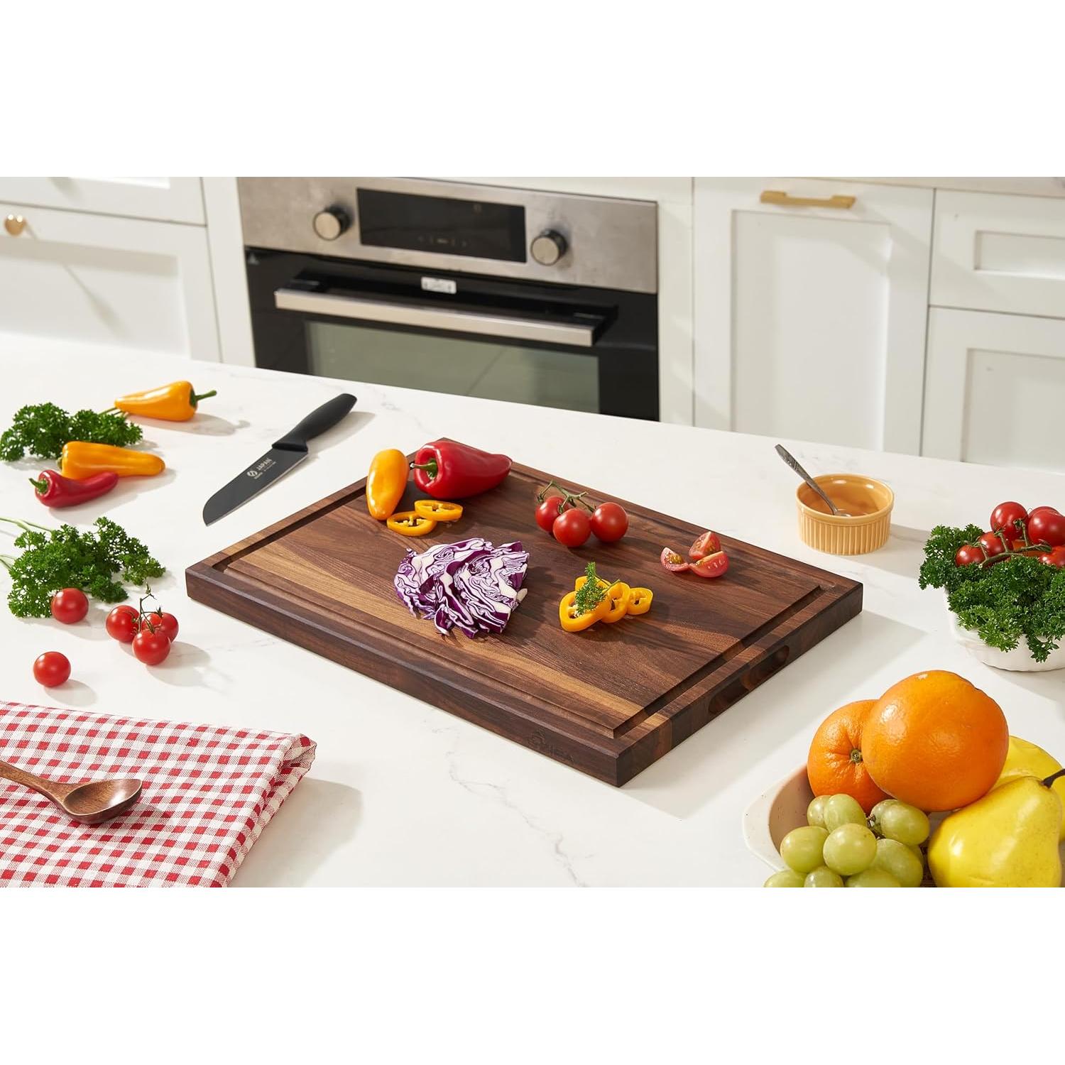 Tabla de Cortar de Madera de Nogal Cozifa 43.2x30.5cm con Canal de Jugo