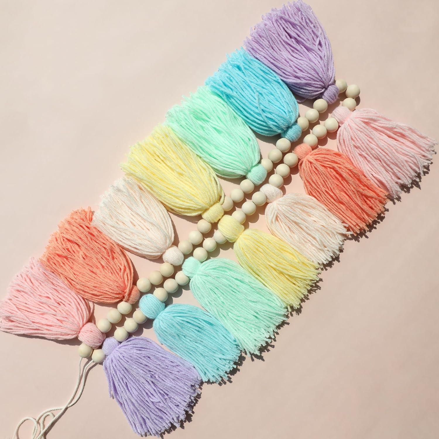 Guirnalda de Borlas Boho Arcoíris con Perlas de Madera 21x16.9cm