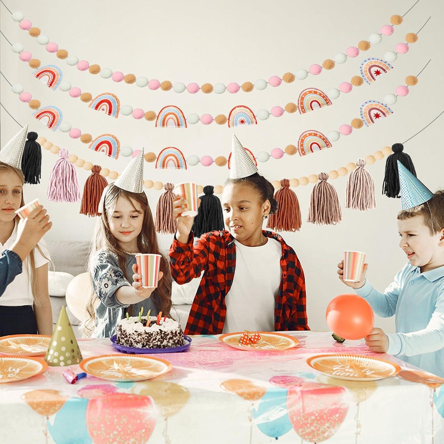 Guirnalda de Fieltro Boho QOUBAI 4 Pcs con Pom Poms y Borlas