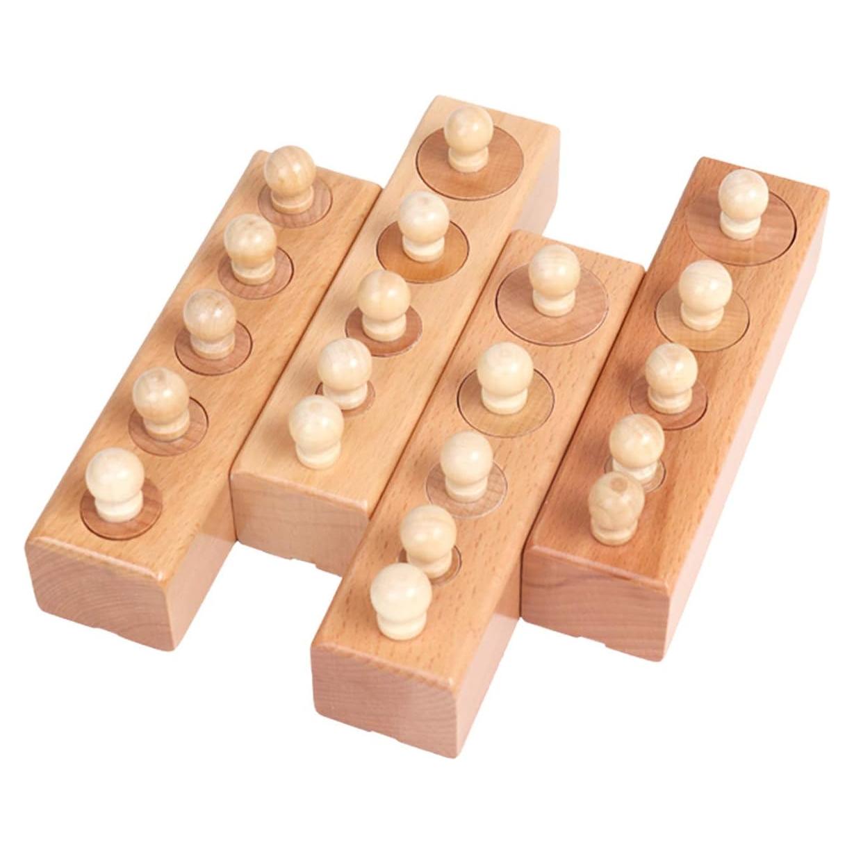 Cilindro Montessori Thoth 4 Piezas con Enchufe Madera 14.7x4.1cm