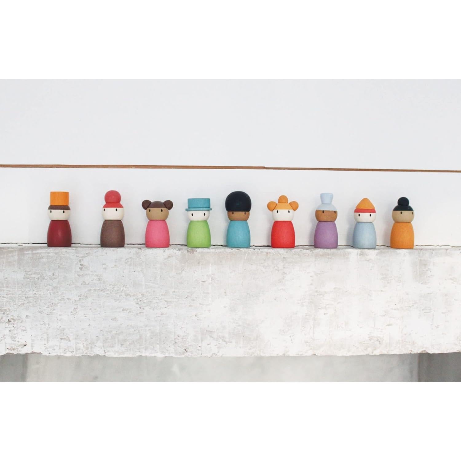 Hotel de la Gente Feliz Tender Leaf Toys - 9 Figuras Inclusivas