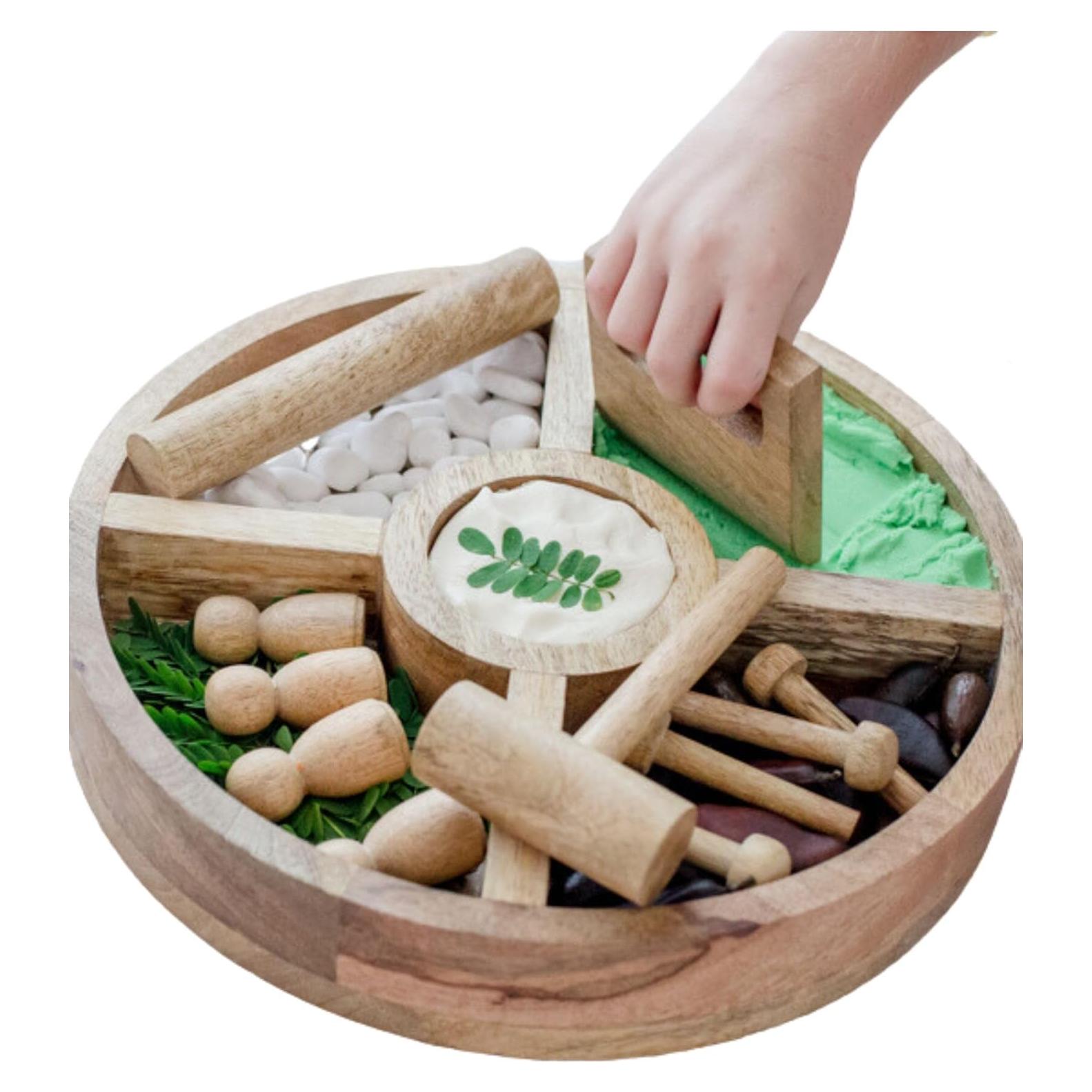 Bandeja Sensorial de Madera Kookaroo con Martillo y Muñecos