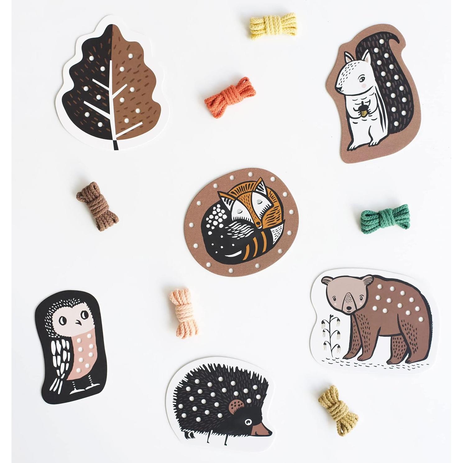 Tarjetas de Enhebrado Wee Gallery Bosque - Juguete Educativo 3+