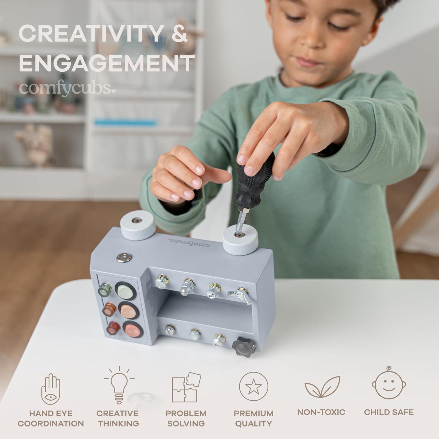 Conjunto de Juguete Montessori Comfy Cubs con Camión y Tablero