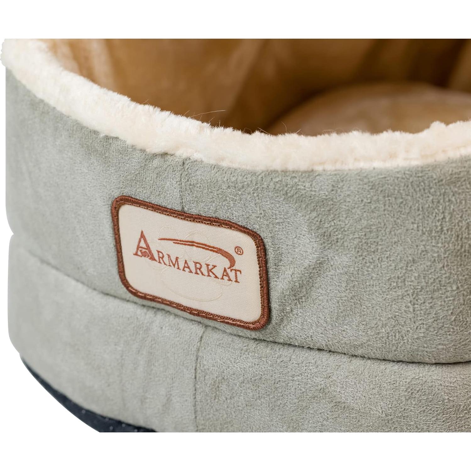 Cama para Gato Armarkat Verde Salvia 45.7x31.8 cm