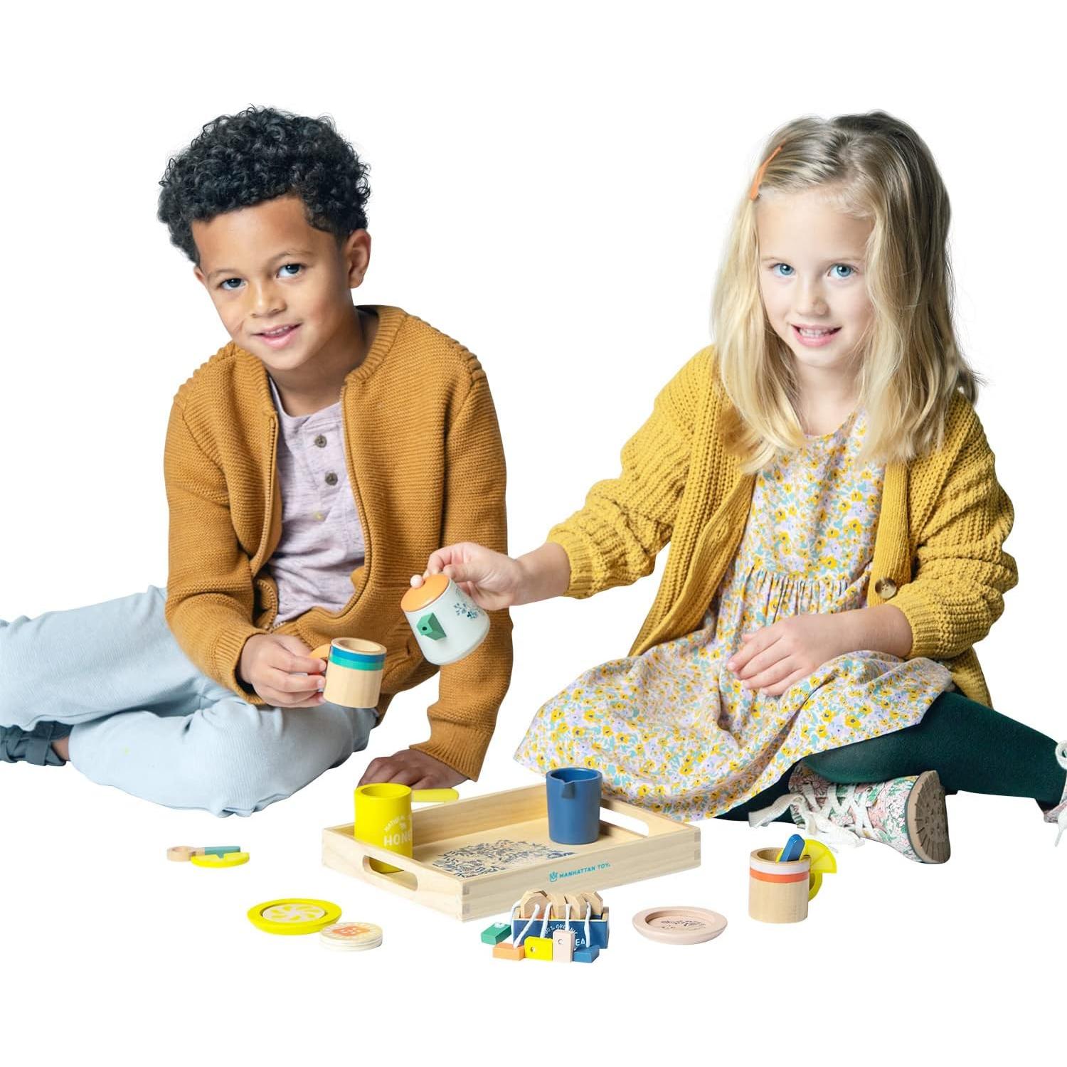 Juego de Té de Madera Manhattan Toy Flora y Fauna 23 Piezas