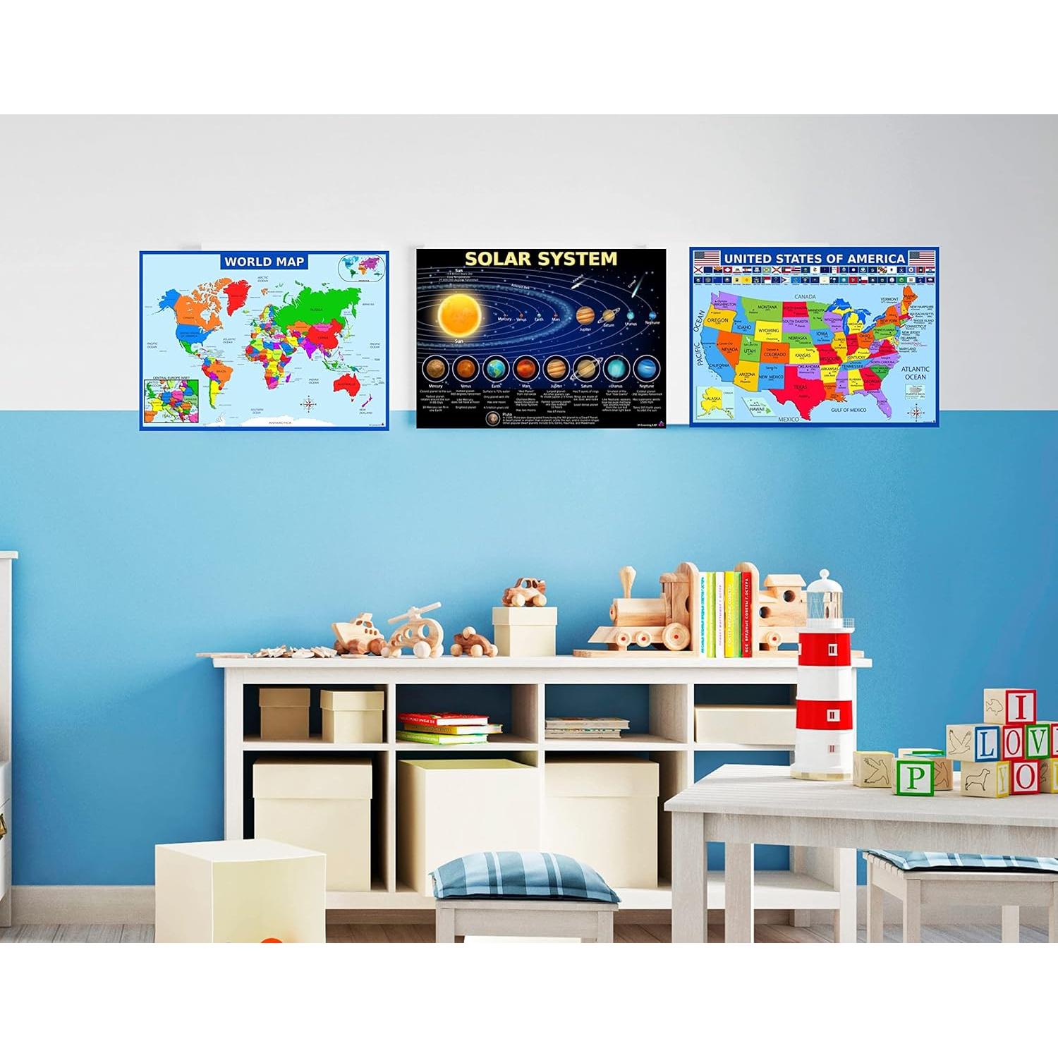 Set de Pósters Educativos 3D - Mapa del Mundo, EE.UU. y Sistema Solar - Laminado 35.56x49.53 cm - 3 Pósters para Aula y Hogar
