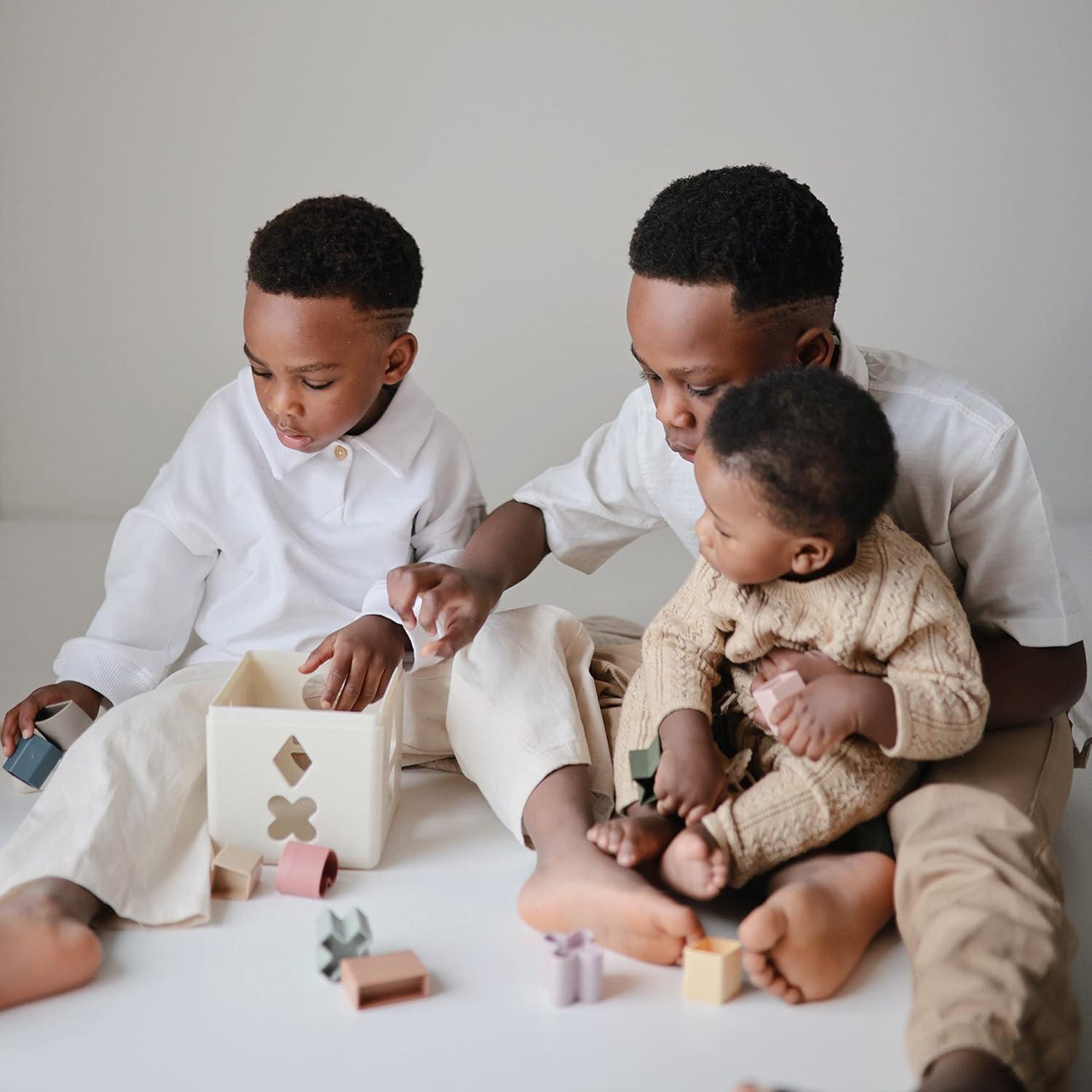 Caja de Clasificación de Formas Mushie - Juguete Educativo 12 Formas