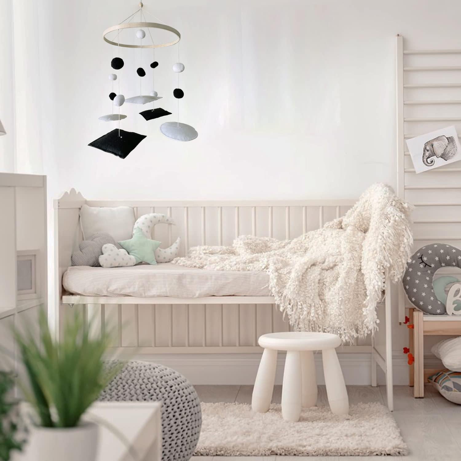 Móvil Montessori Vlokup Bosque en Blanco y Negro 50 cm