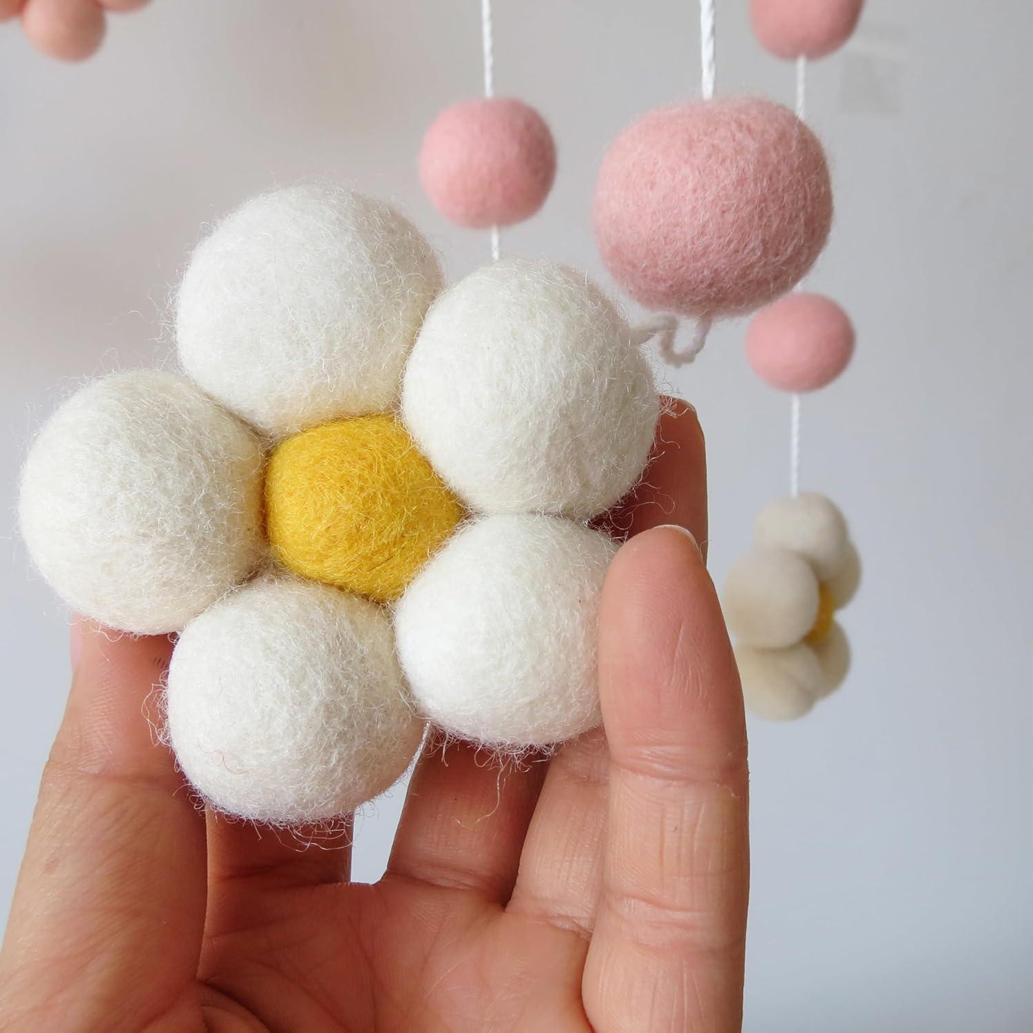 Móvil para Cuna GOUKURLSMA Rosa con Flores de Fieltro